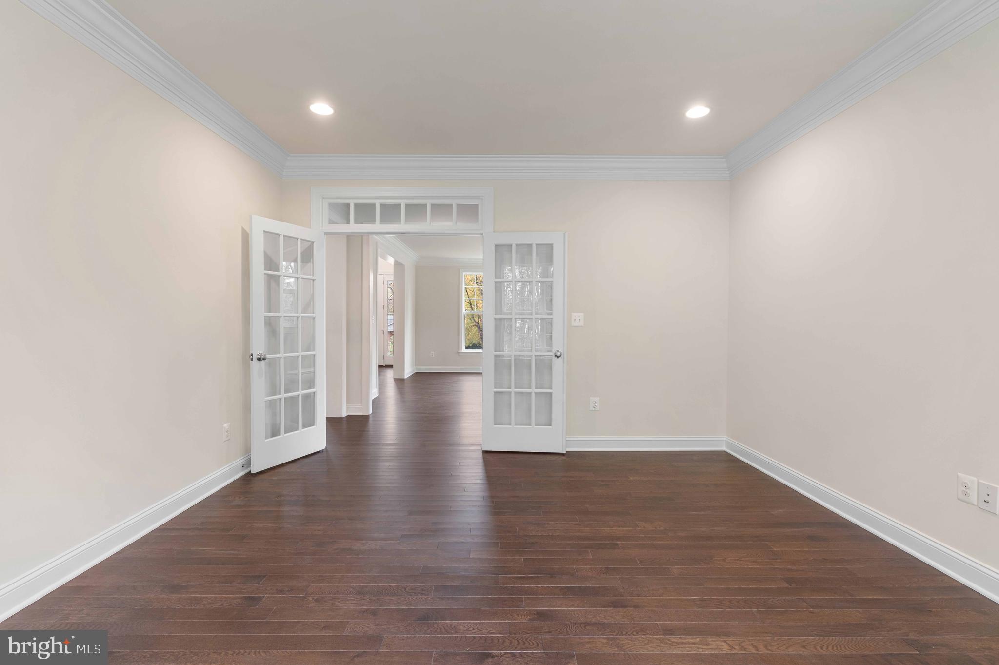 LEEHIGH VILLAGE - Residential