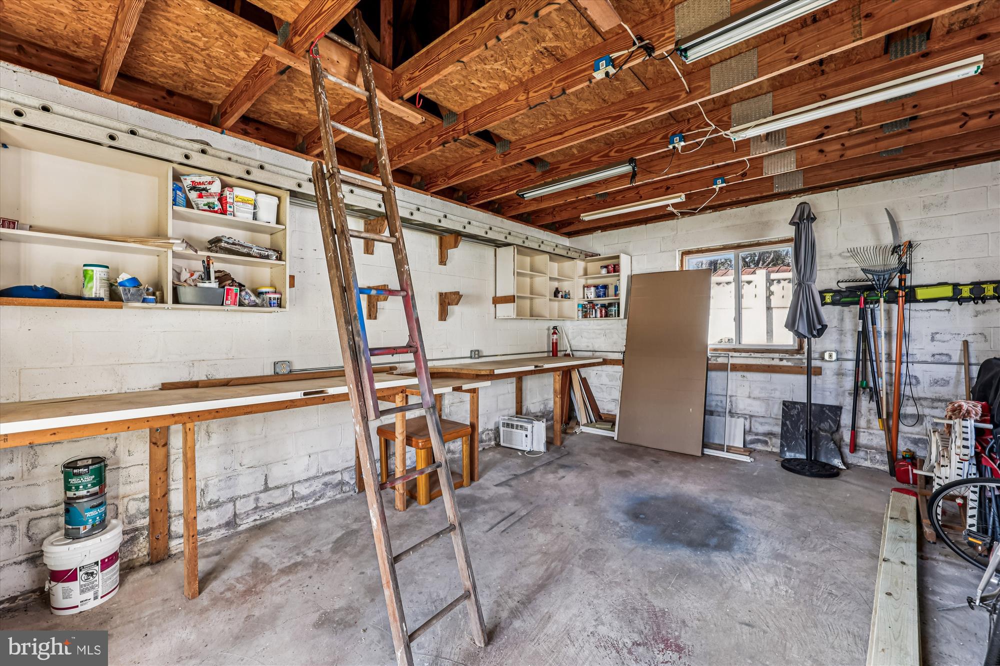 BARNESVILLE OUTSIDE - Residential