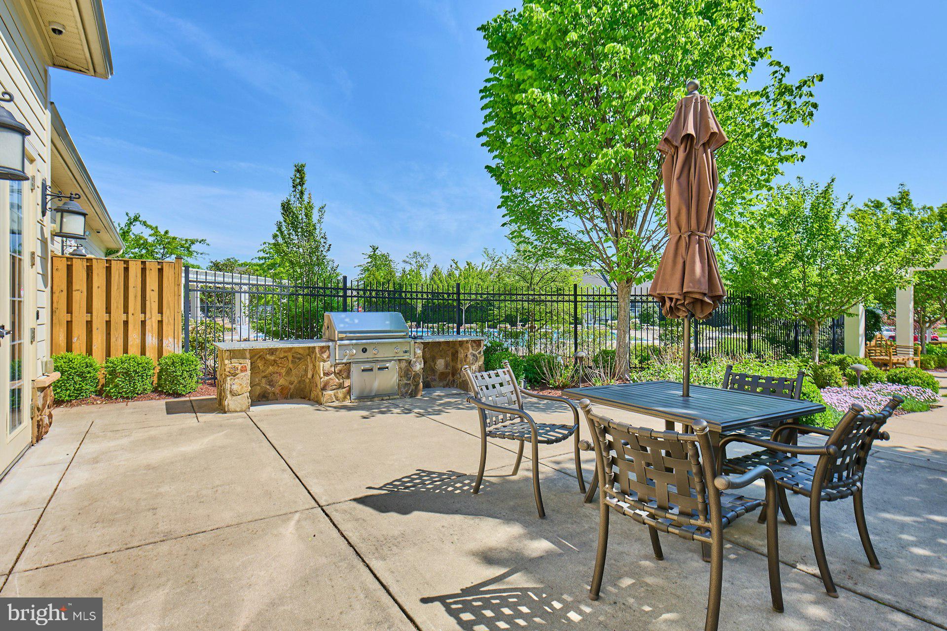 REGENCY AT ASHBURN - Residential