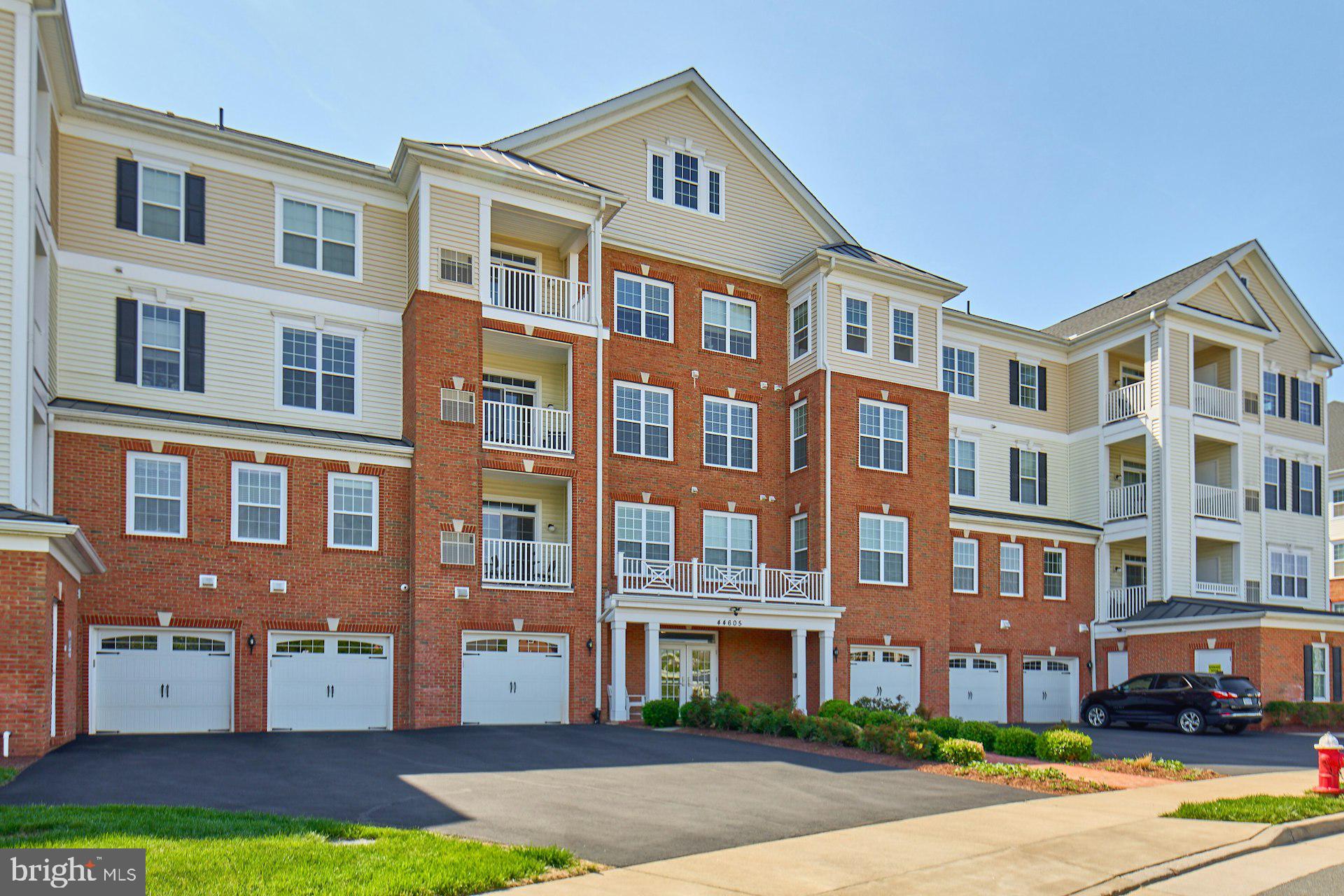 REGENCY AT ASHBURN - Residential