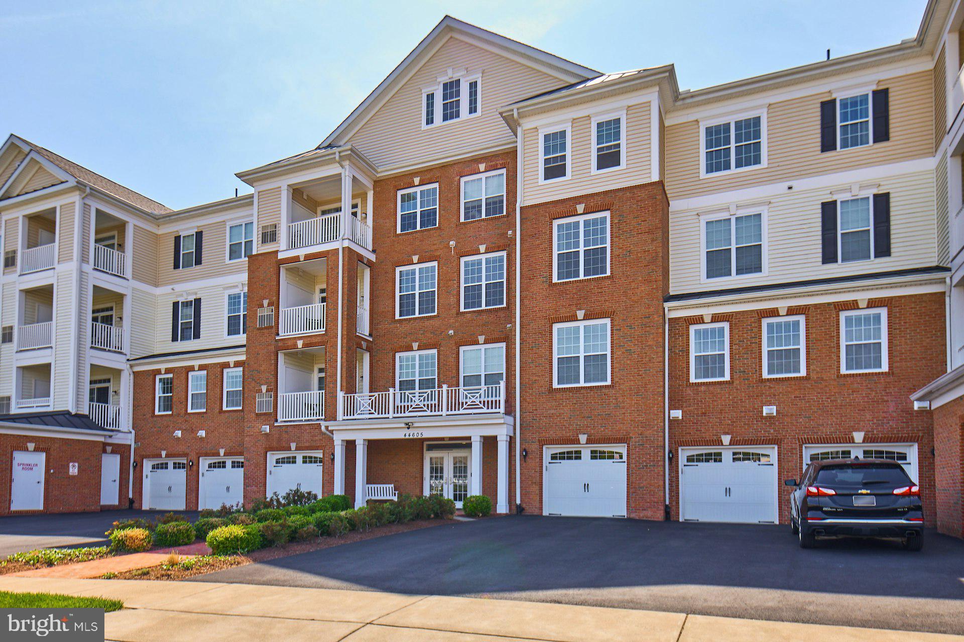 REGENCY AT ASHBURN - Residential