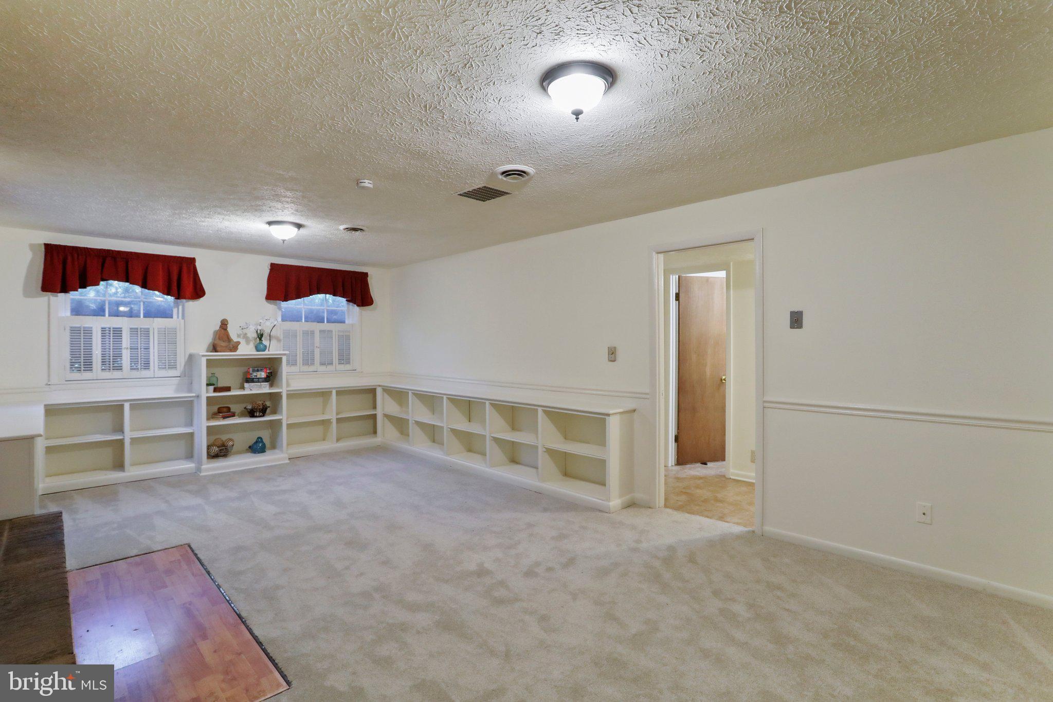 WOODBRIER MANOR - Residential