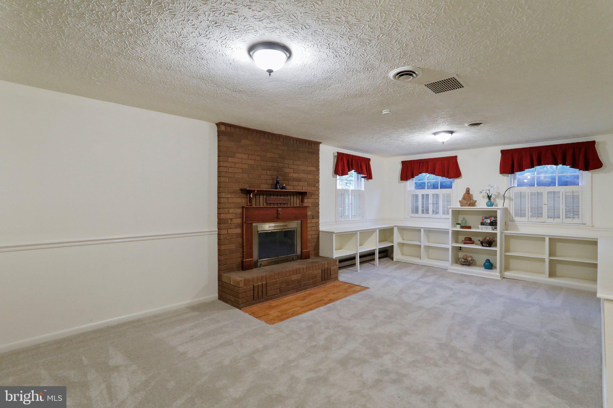 WOODBRIER MANOR - Residential