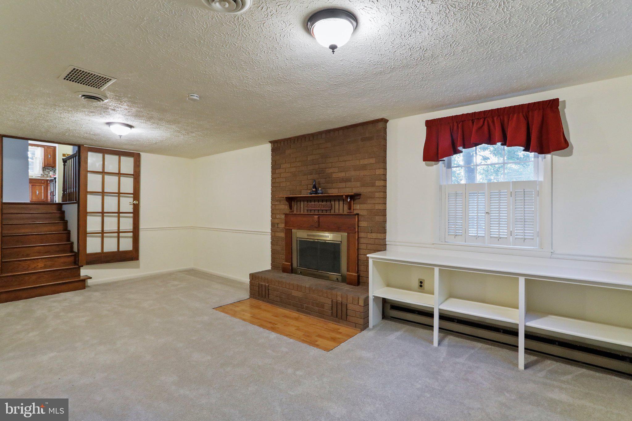 WOODBRIER MANOR - Residential