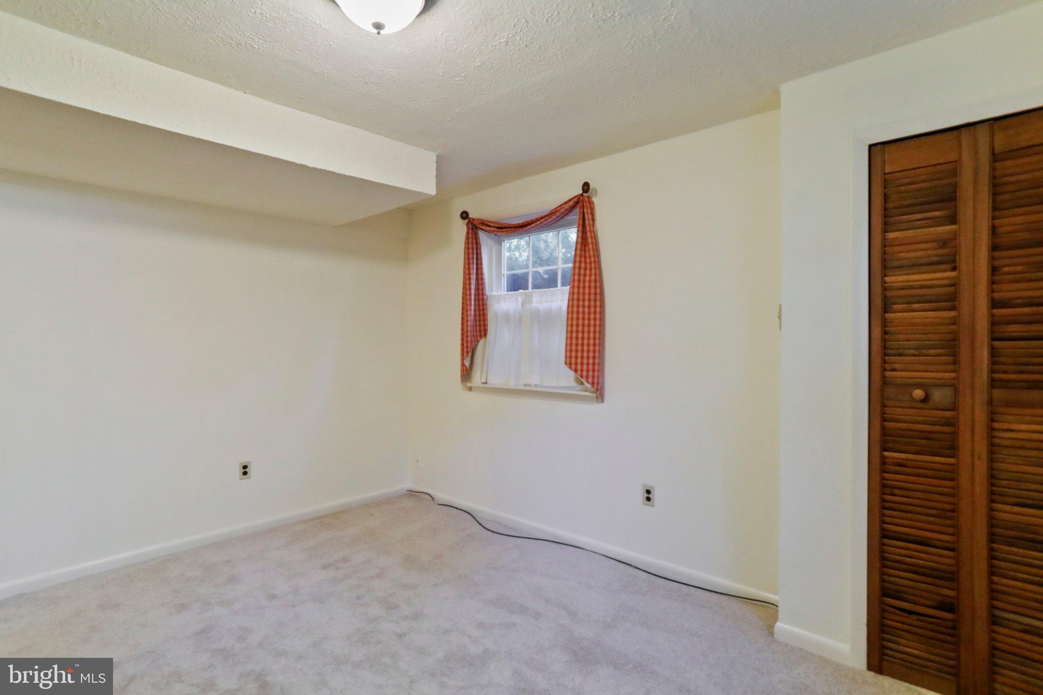 WOODBRIER MANOR - Residential