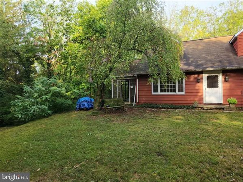 Photo of 191181 Pinetown Road, Leola, PA 17540 (MLS # PALA2042434)