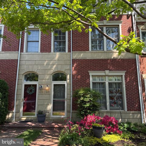 Photo of 917 Bernard Street, ALEXANDRIA, VA 22314 (MLS # VAAX2059740)