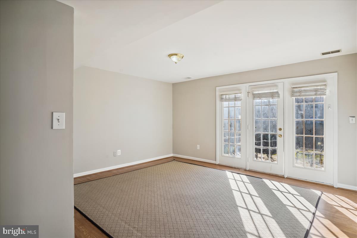 BROWNS - Residential Lease