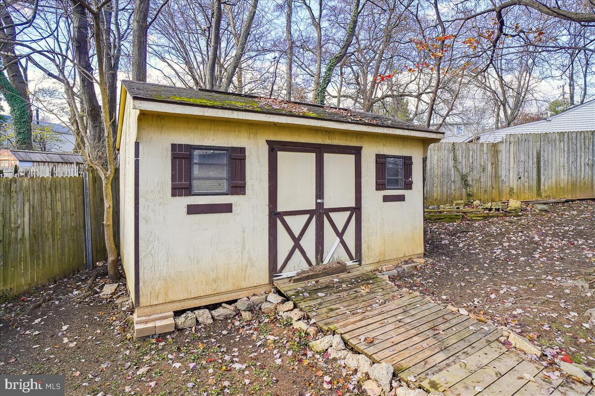 BROWNS - Residential Lease