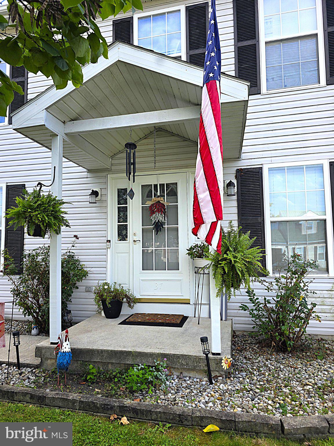 37 GREENMONT DRIVE