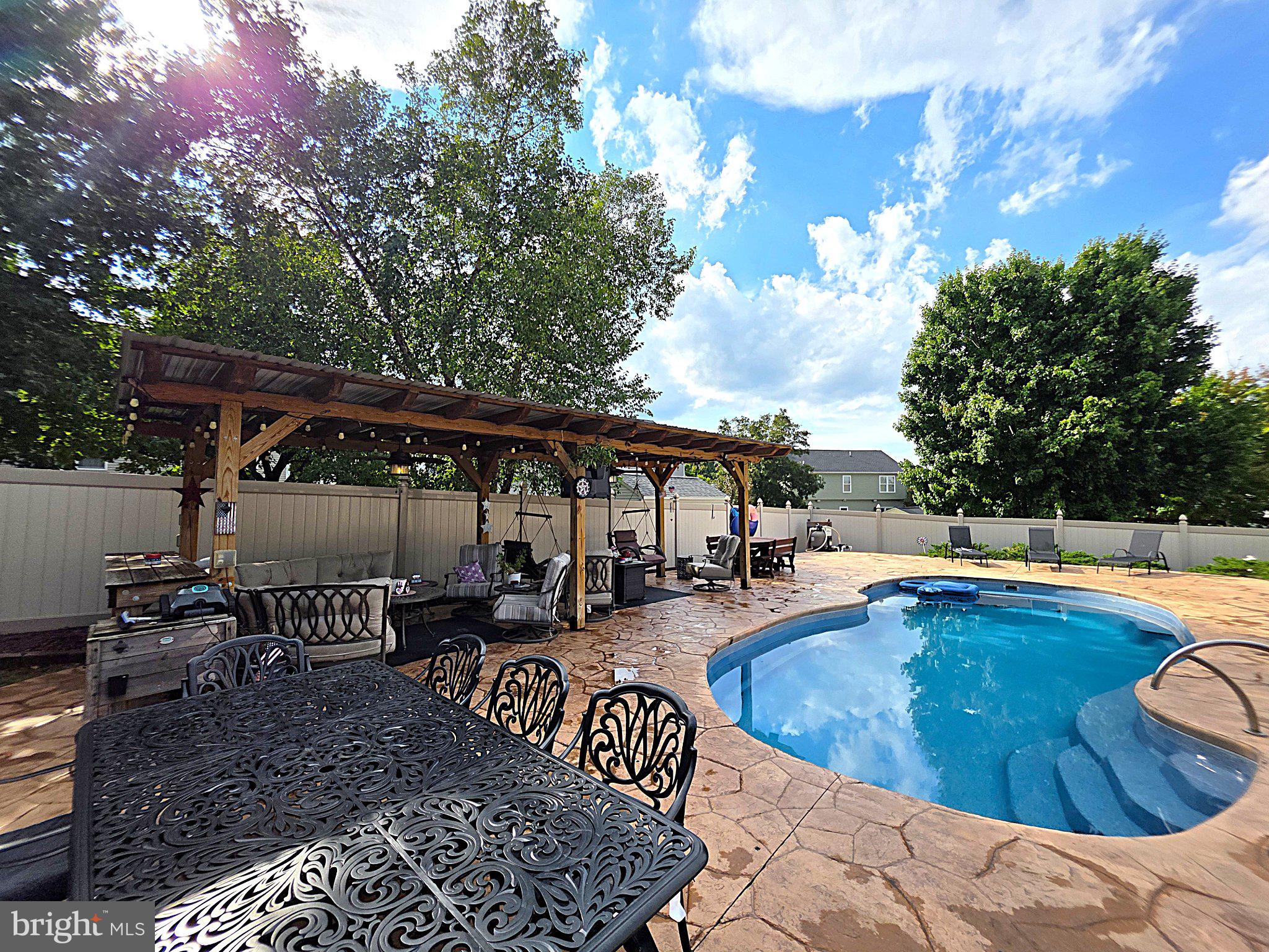 37 GREENMONT DRIVE
