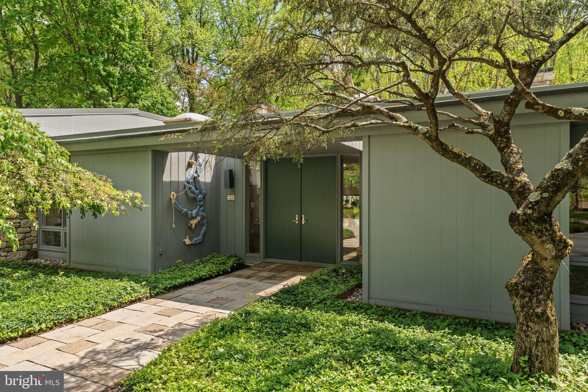 721 JOHN BARRY DRIVE