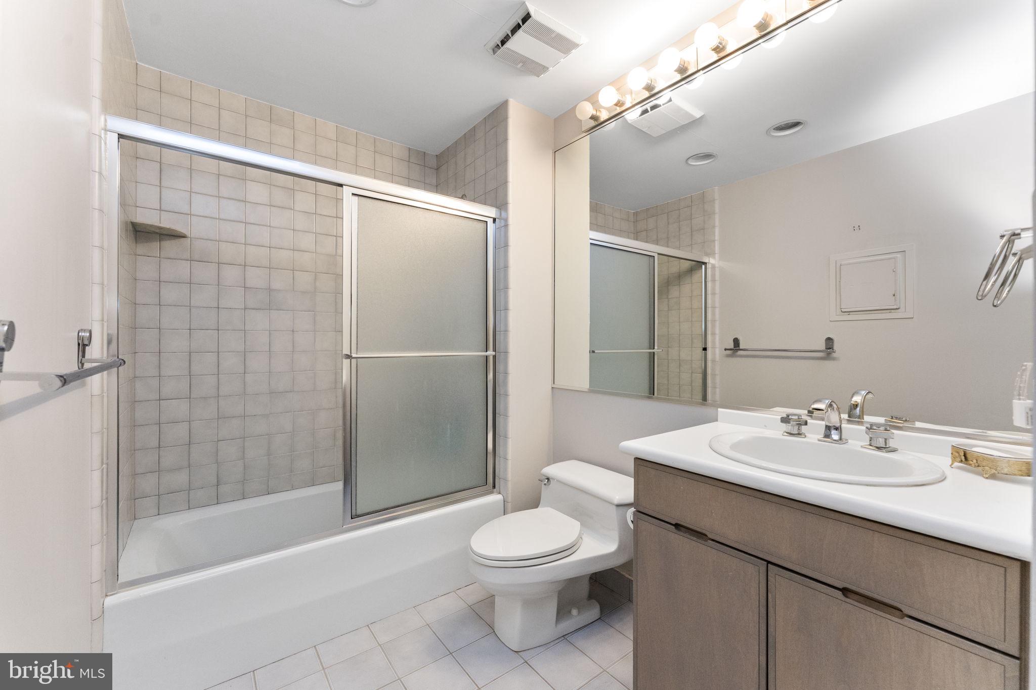 BRYN MAWR - Residential