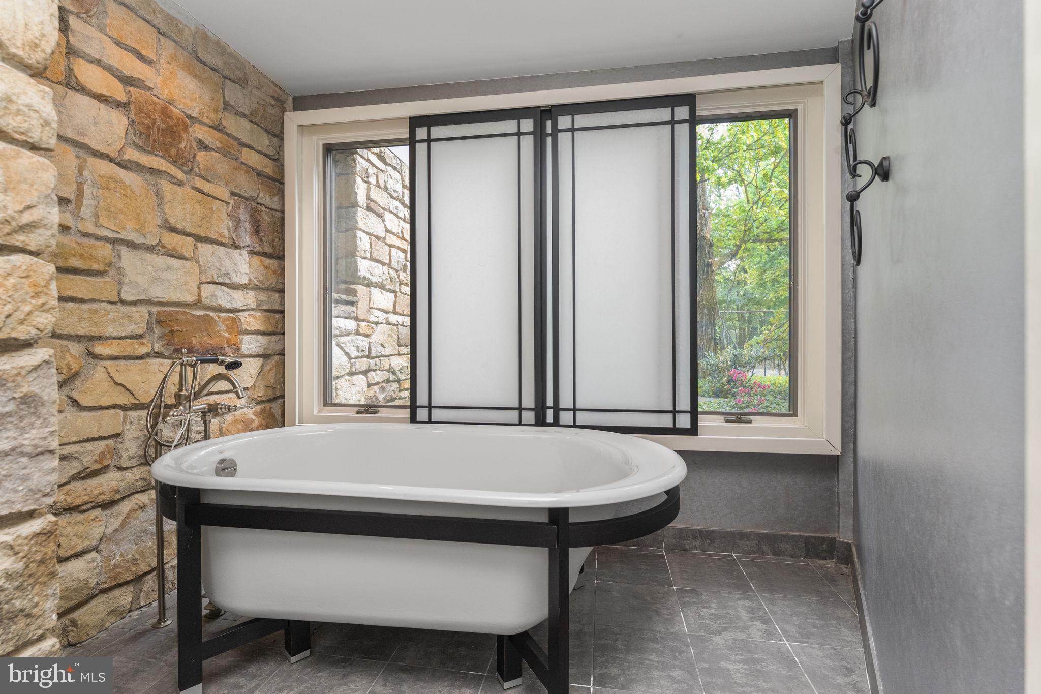 BRYN MAWR - Residential