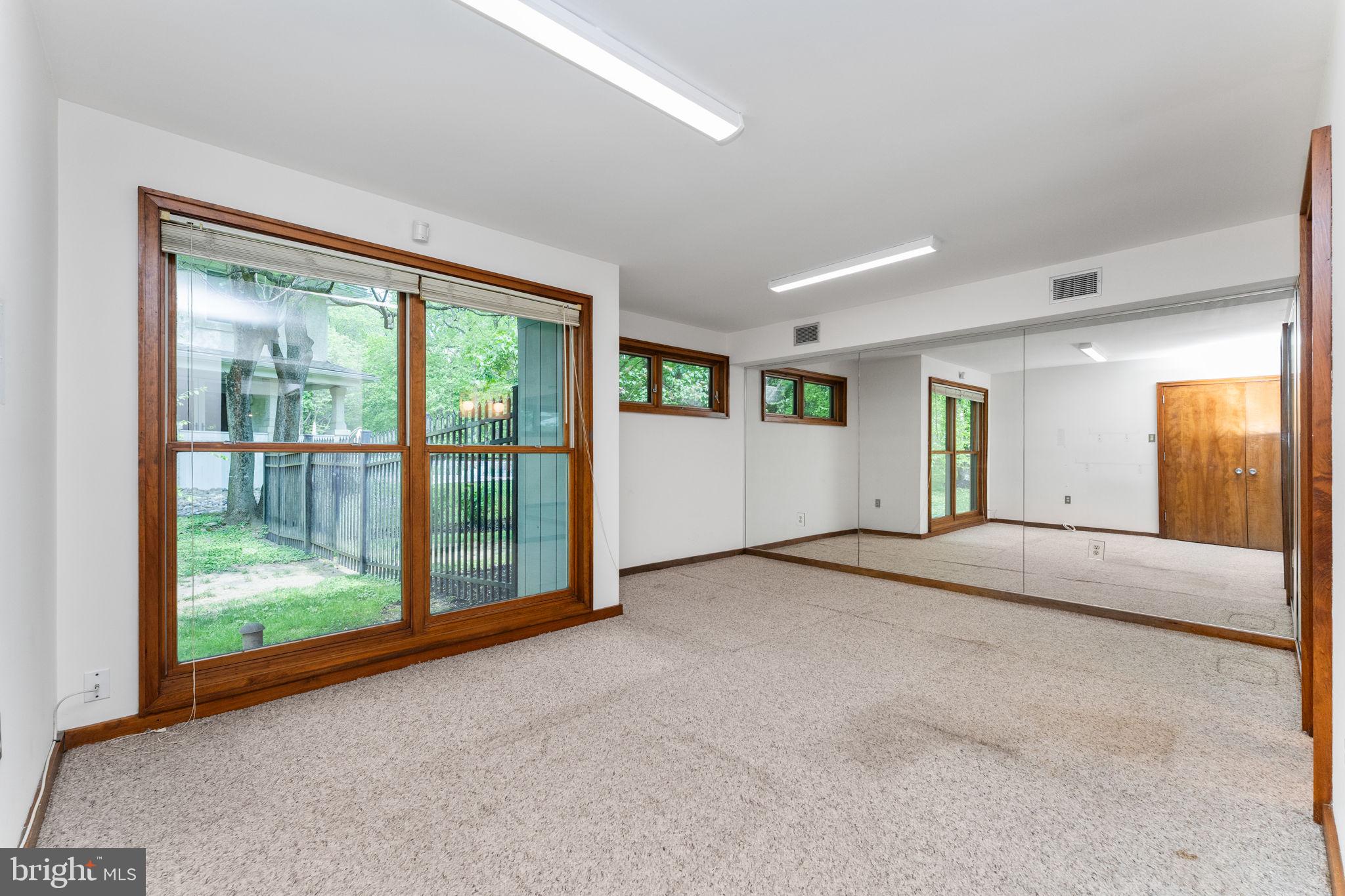 BRYN MAWR - Residential