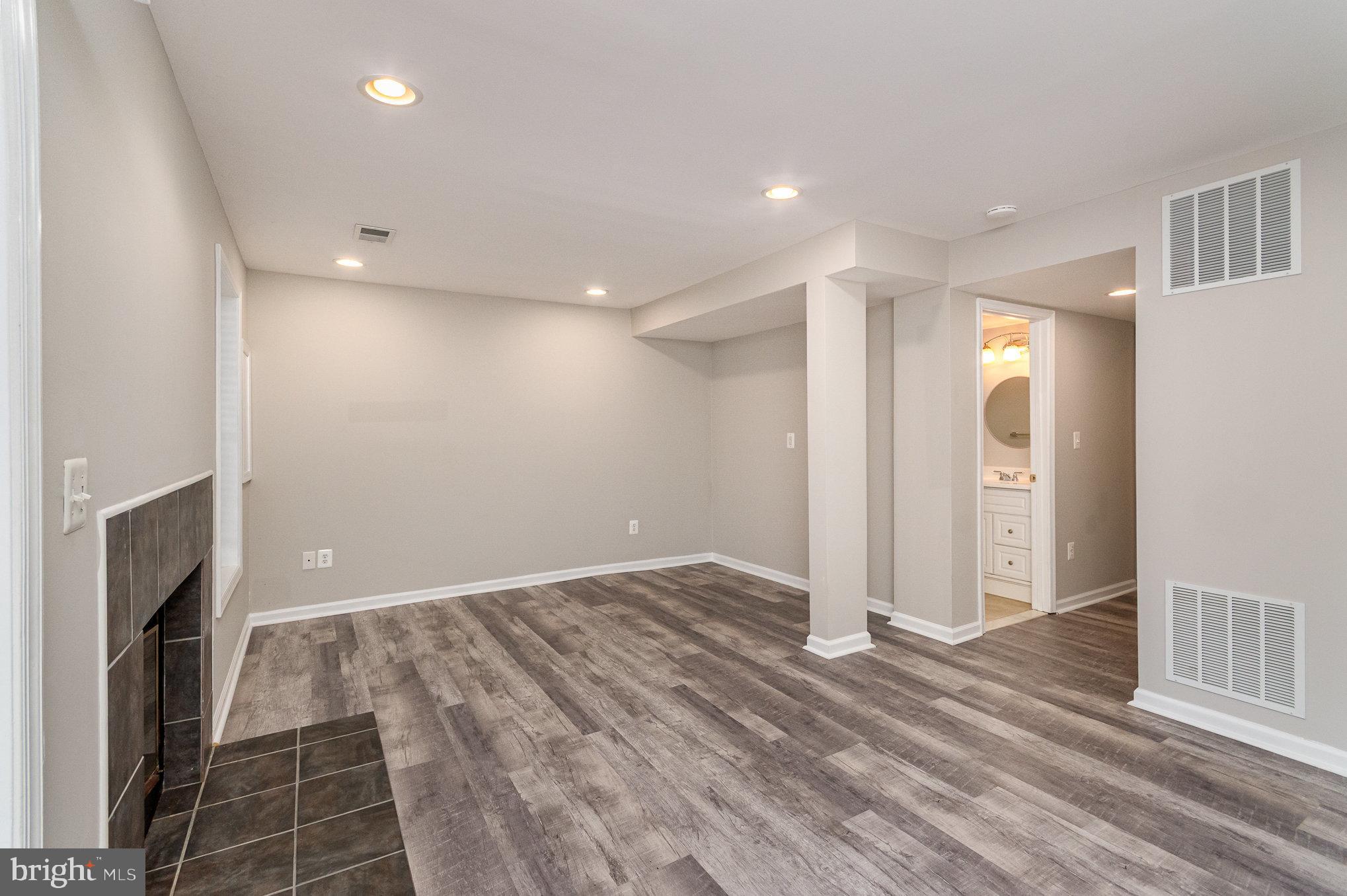 SHANNON STATION - Residential Lease