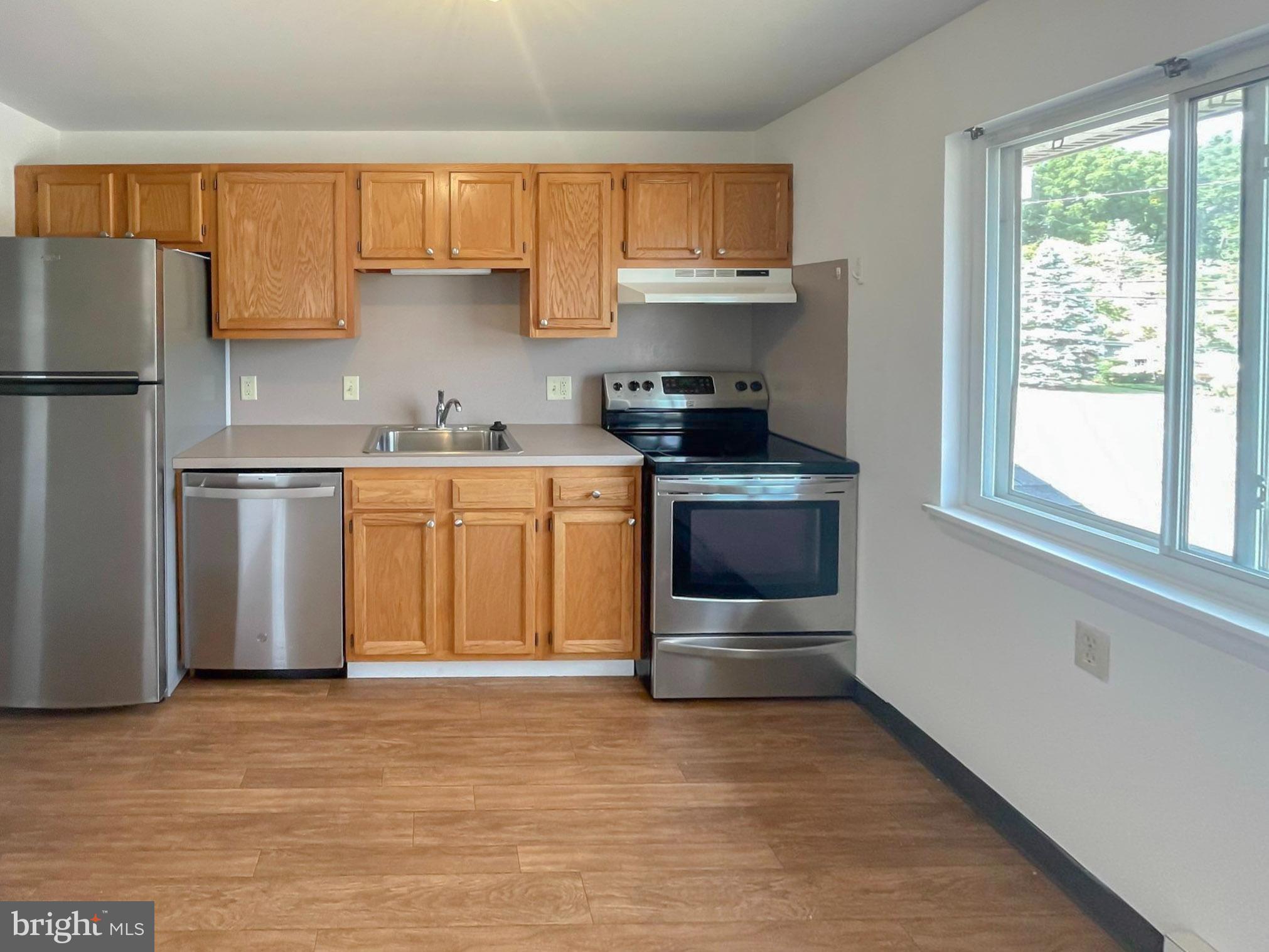 313 HERR AVENUE 4