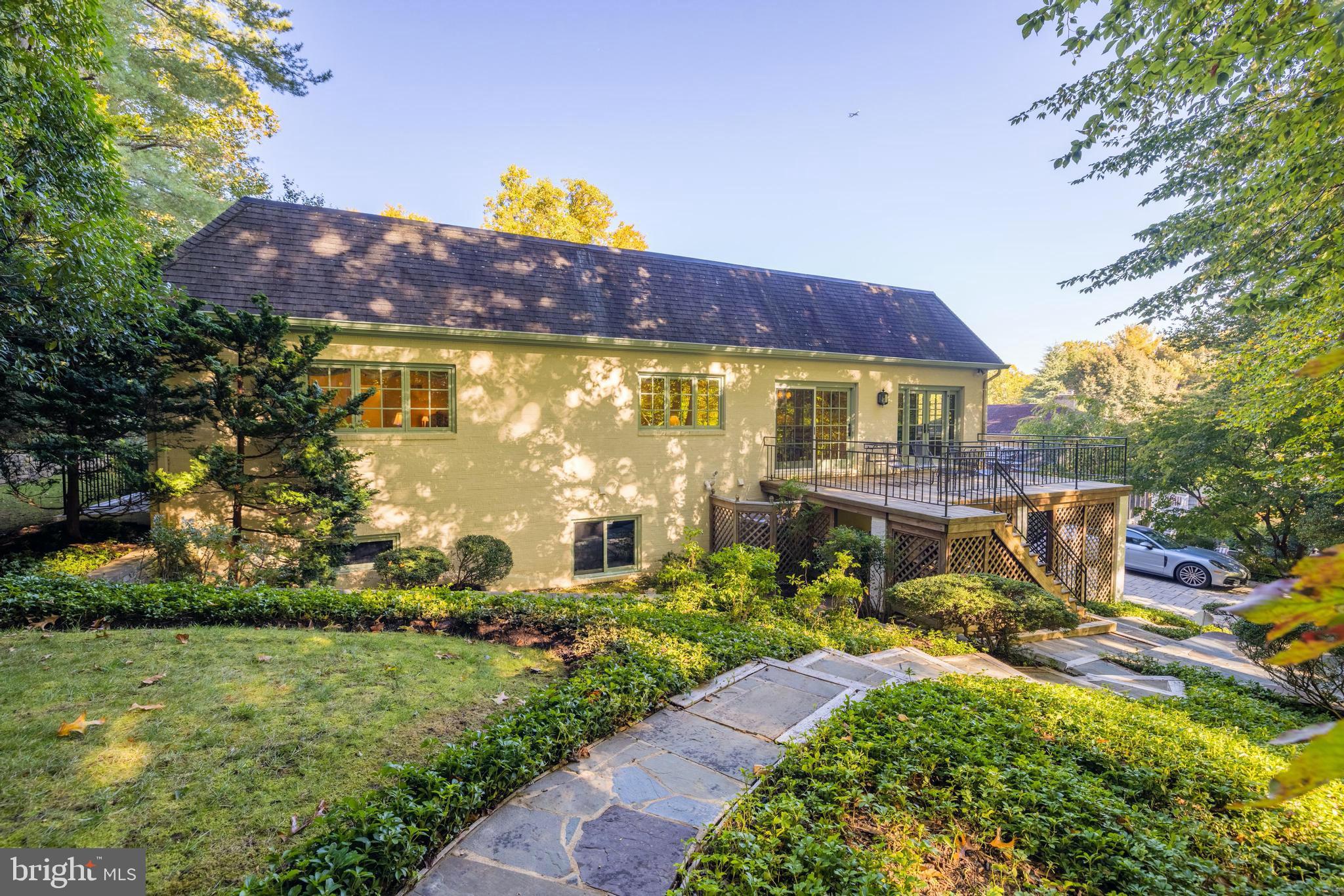 CHAIN BRIDGE FOREST - Residential