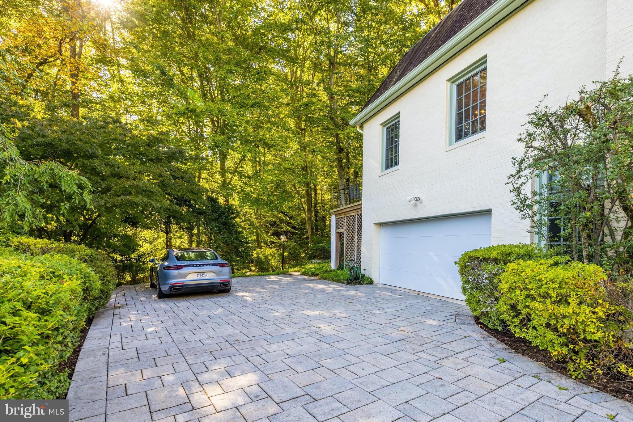 CHAIN BRIDGE FOREST - Residential
