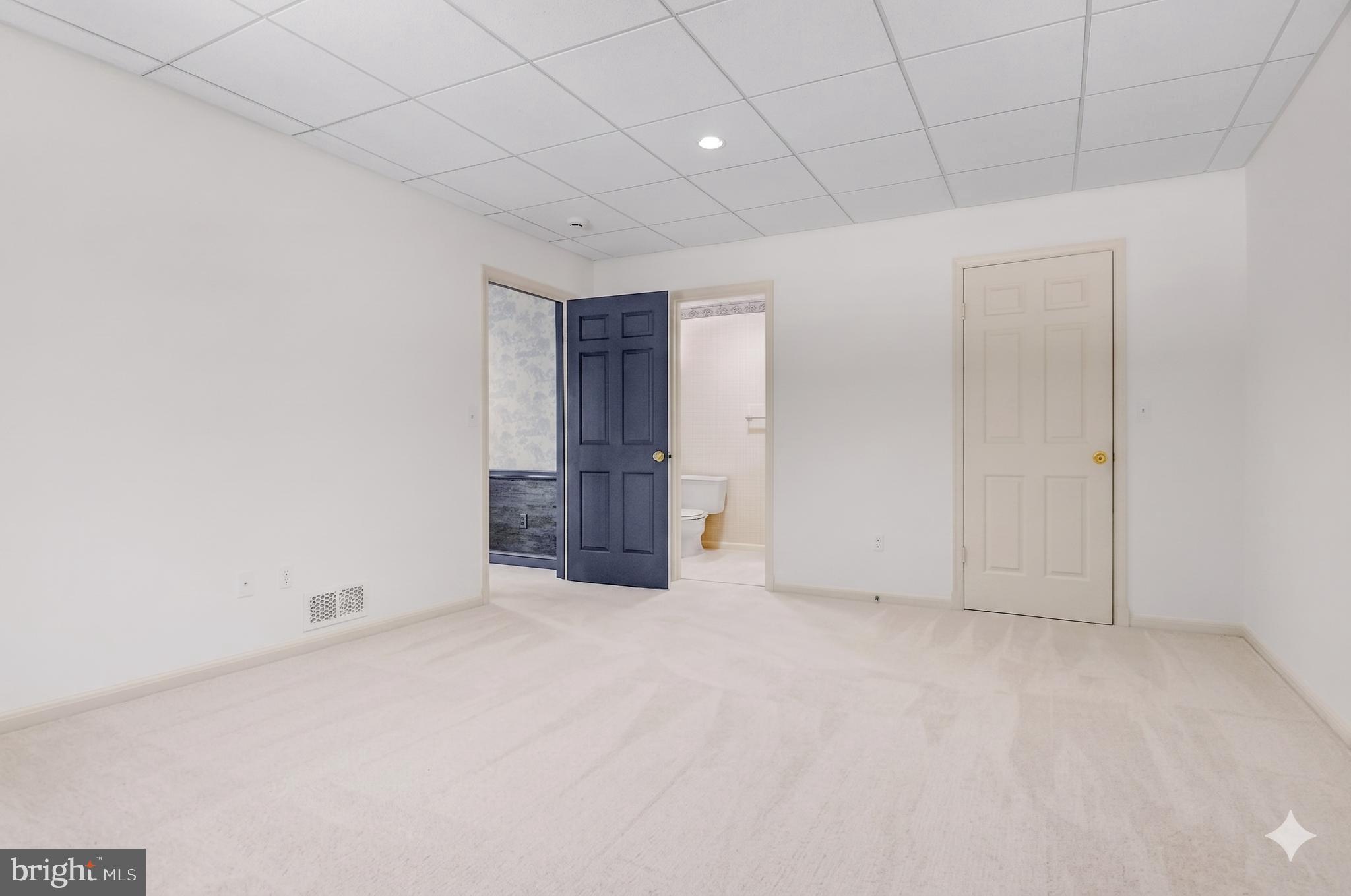 POTOMAC MANOR - Residential