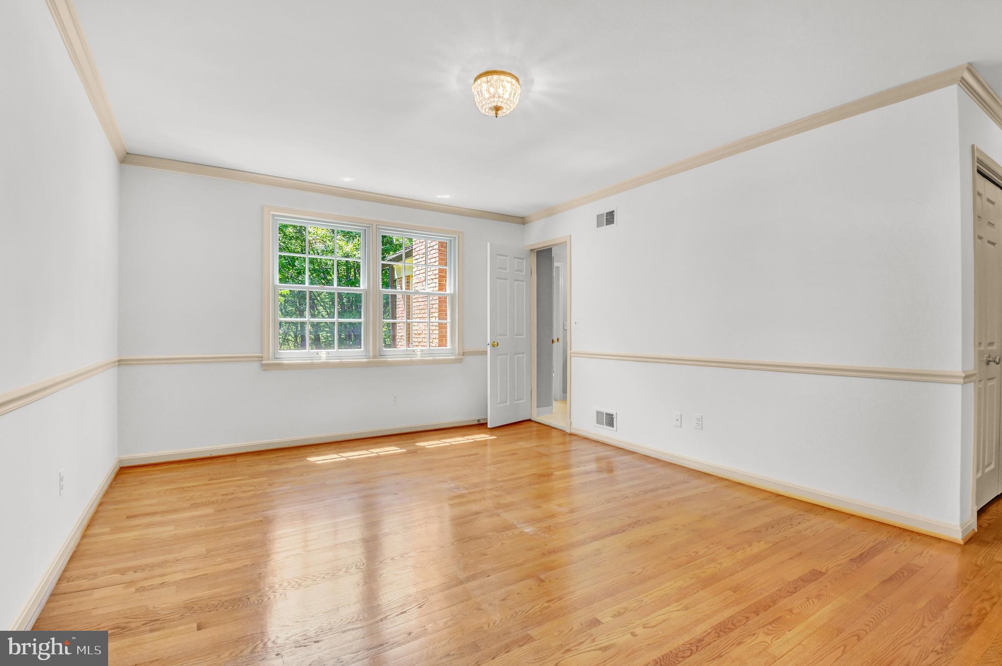 POTOMAC MANOR - Residential