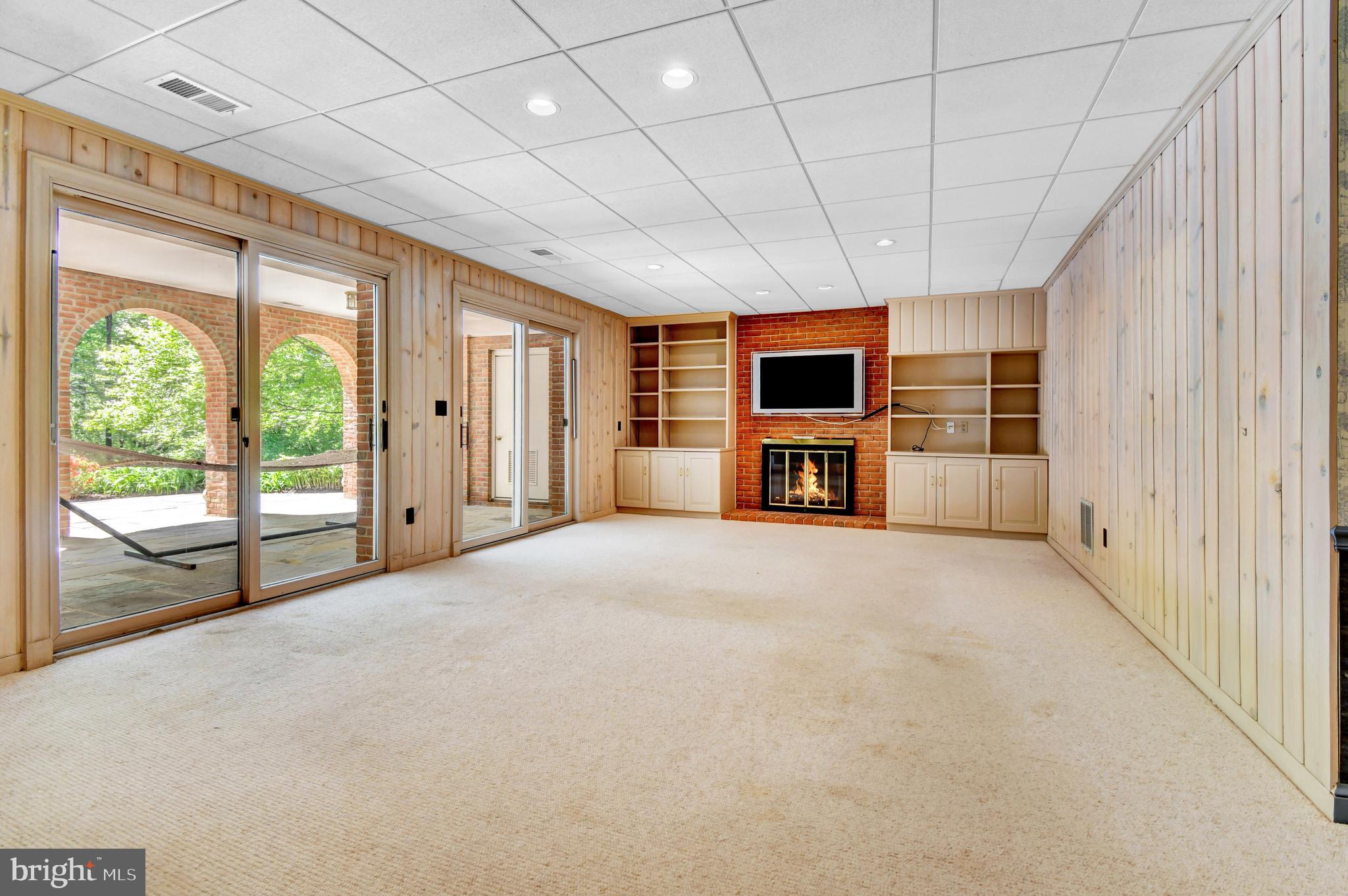 POTOMAC MANOR - Residential