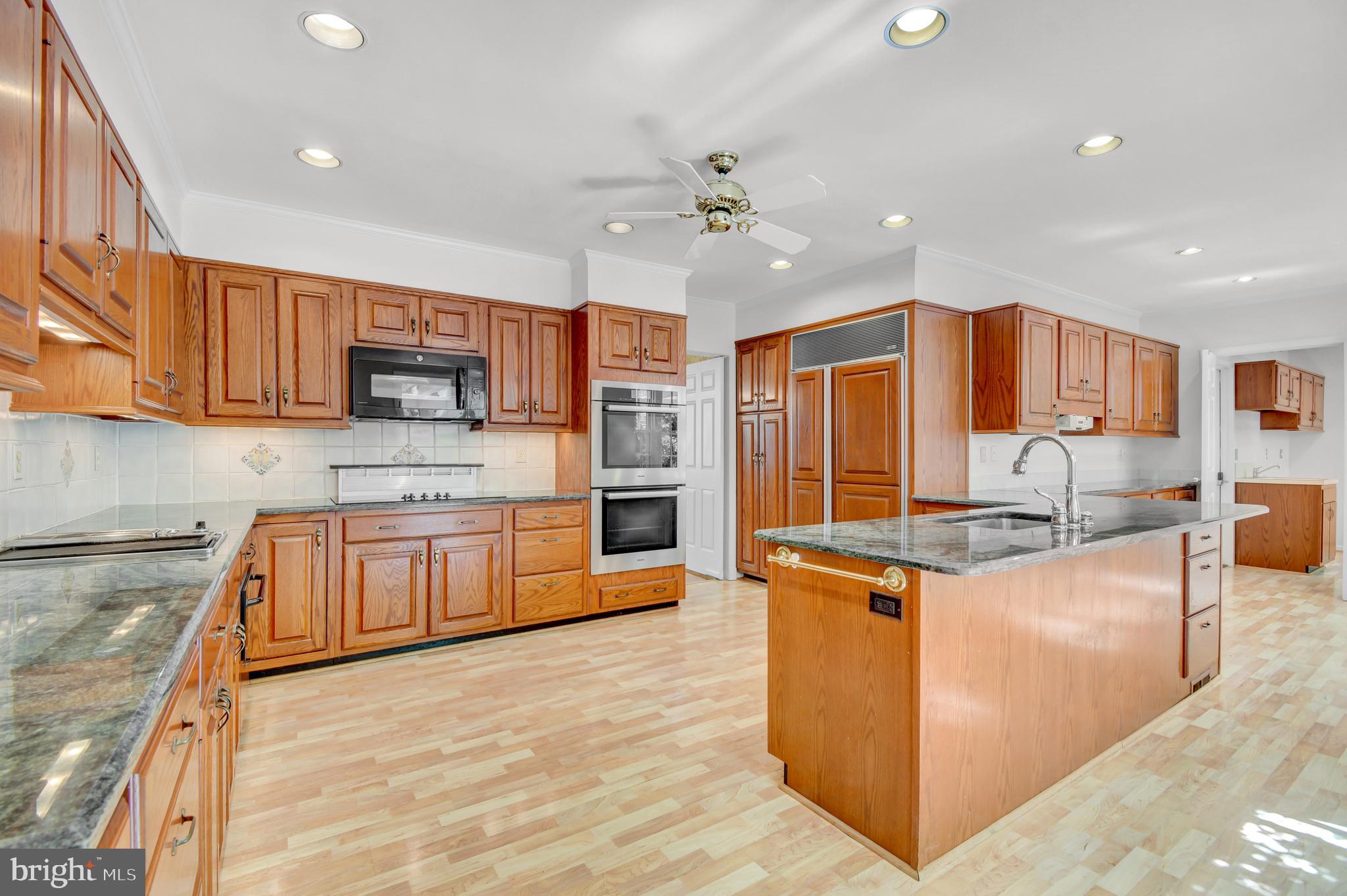 POTOMAC MANOR - Residential