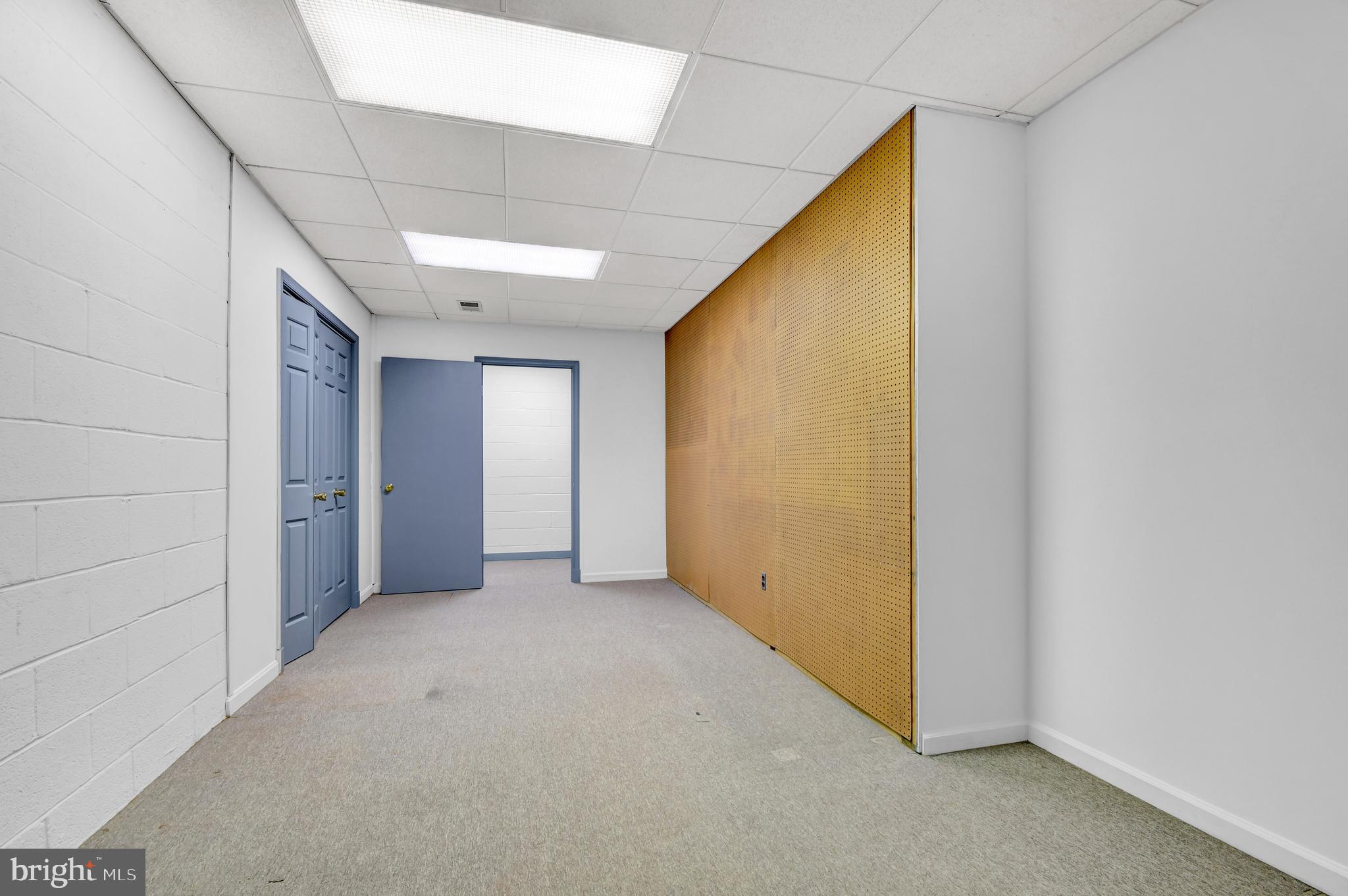 POTOMAC MANOR - Residential