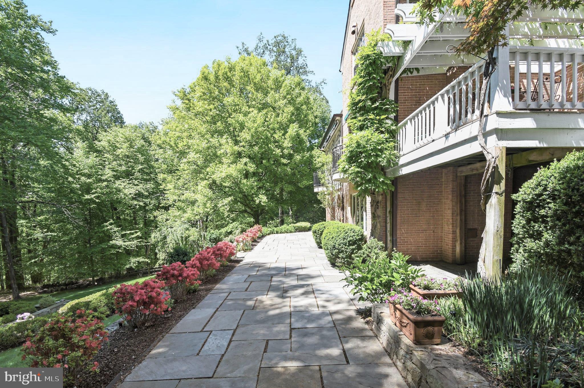 POTOMAC MANOR - Residential