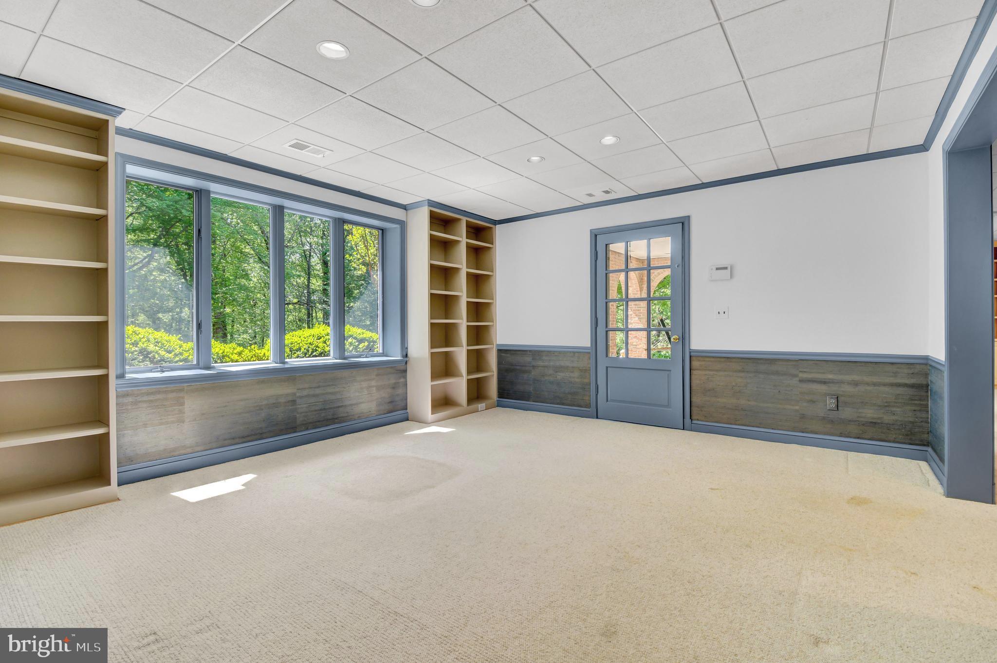 POTOMAC MANOR - Residential