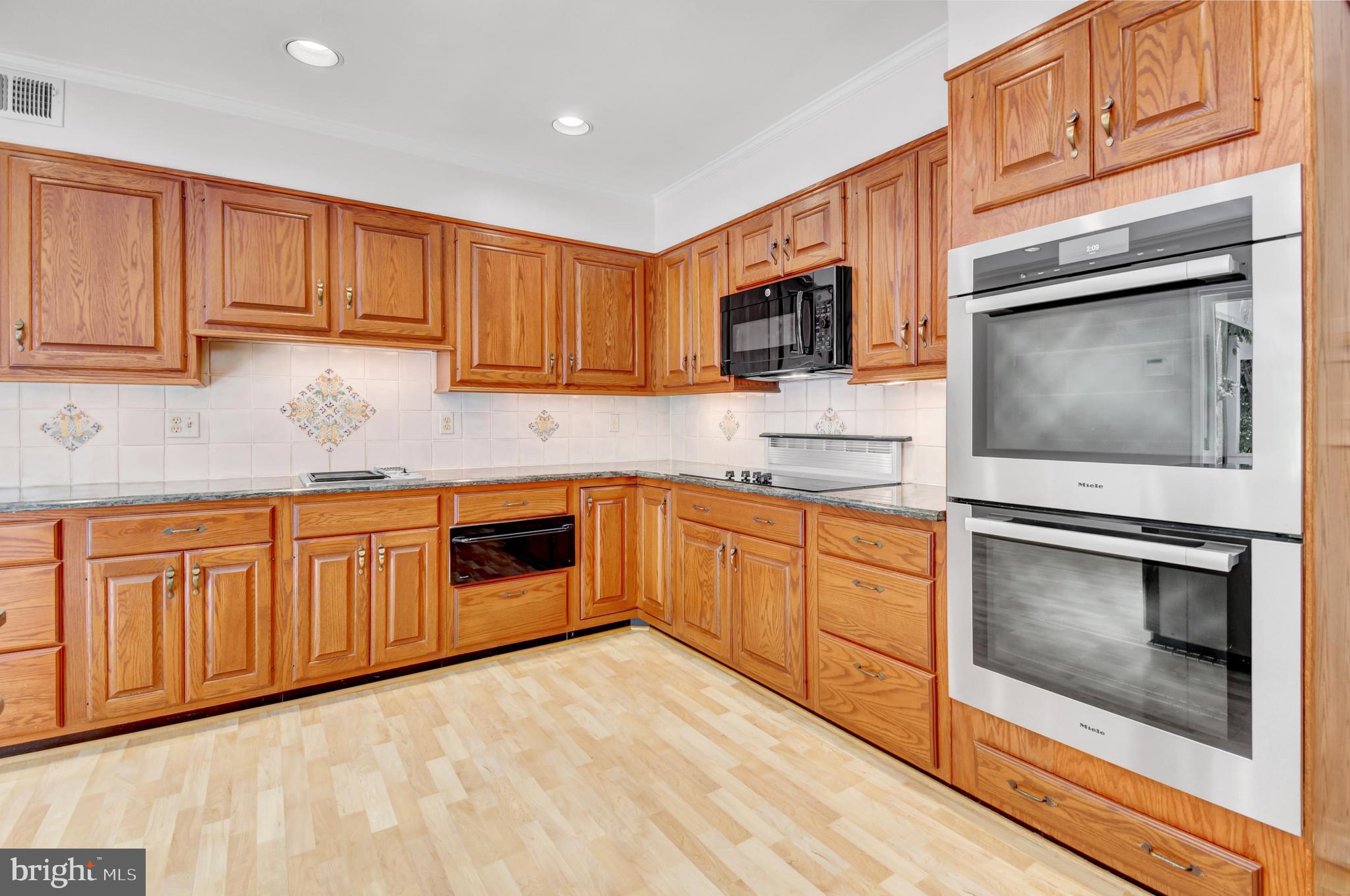 POTOMAC MANOR - Residential