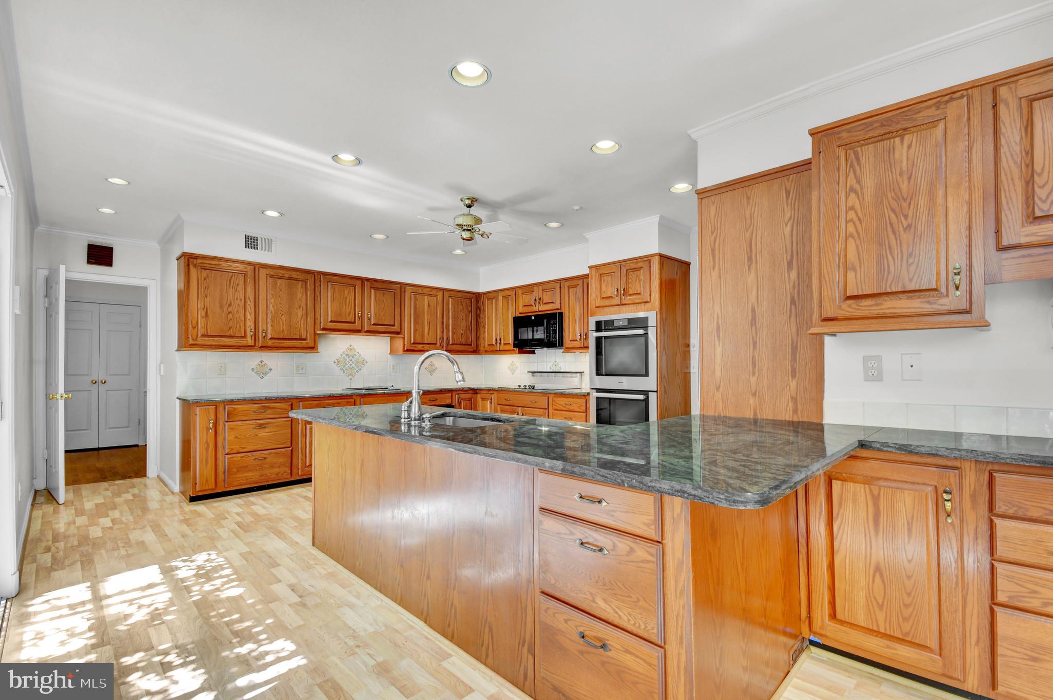 POTOMAC MANOR - Residential