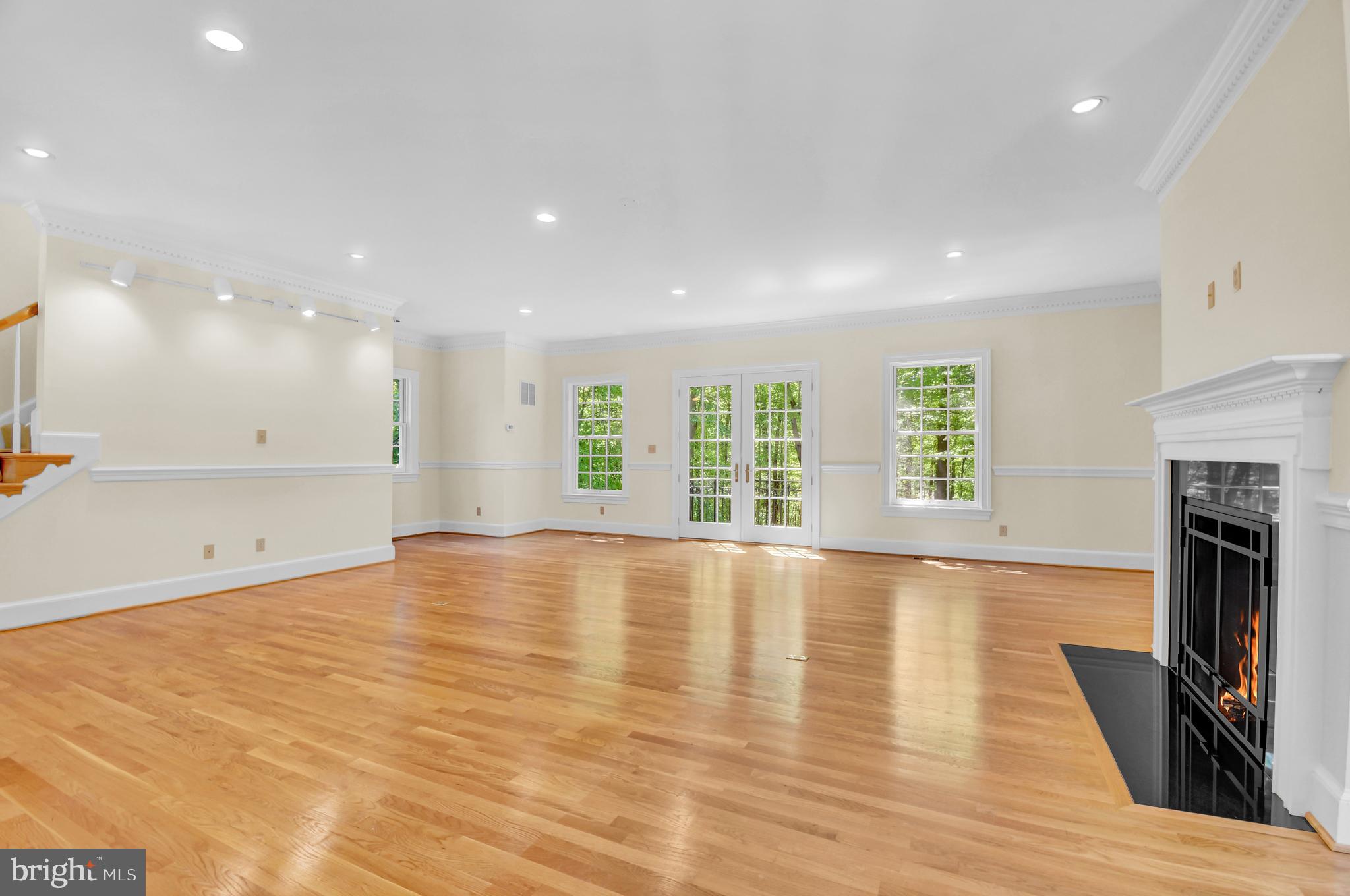 POTOMAC MANOR - Residential