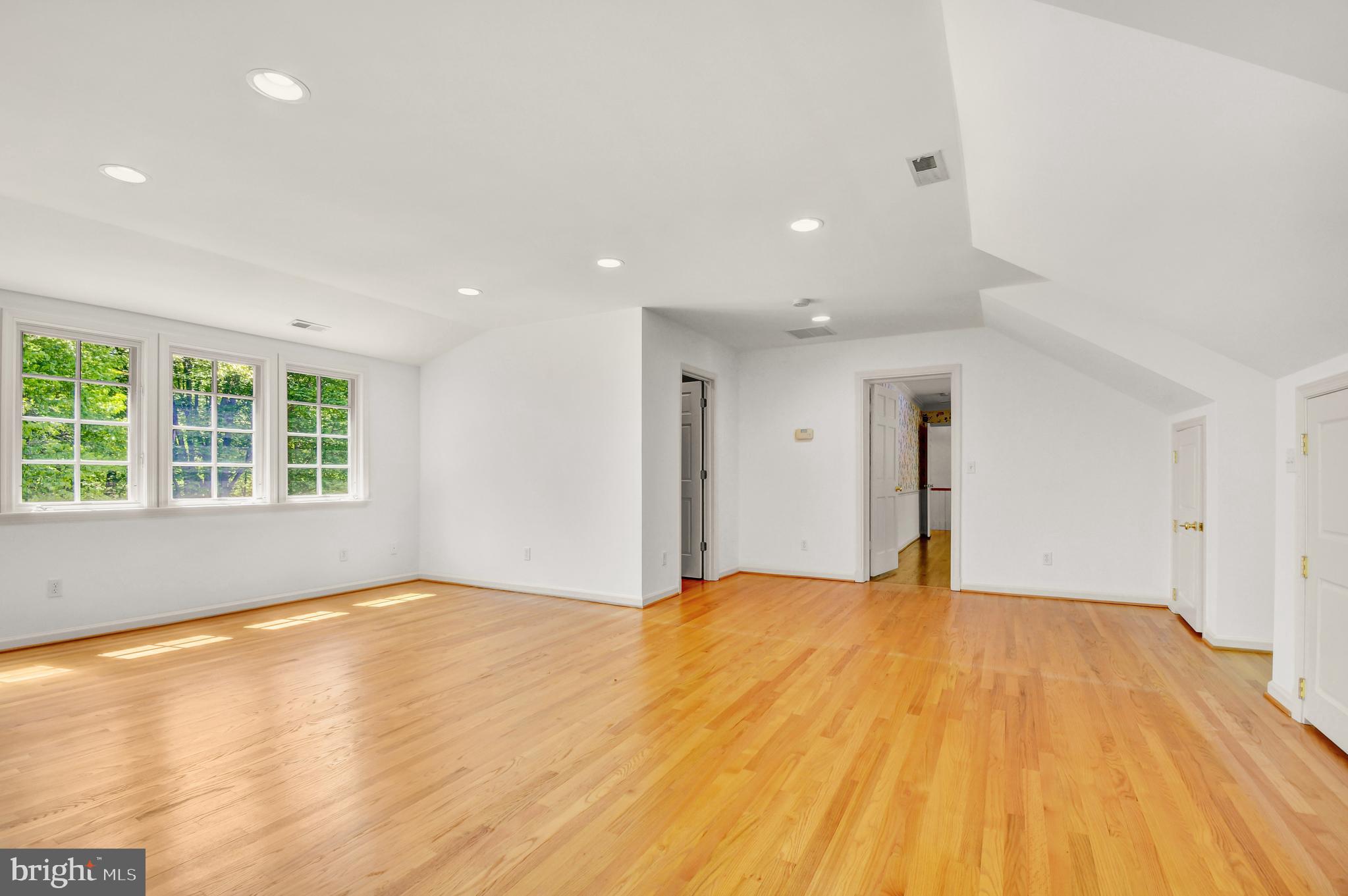 POTOMAC MANOR - Residential