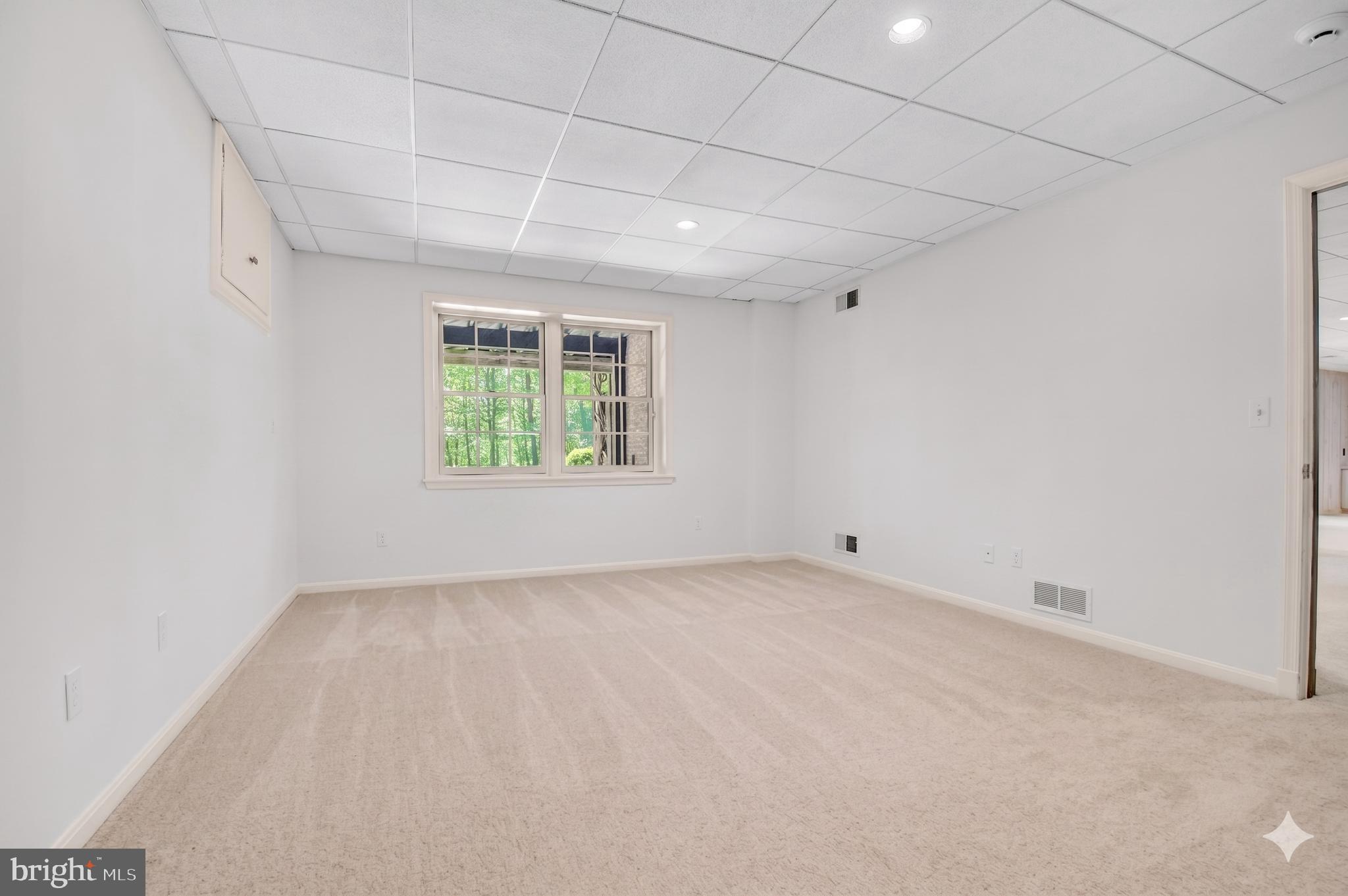 POTOMAC MANOR - Residential