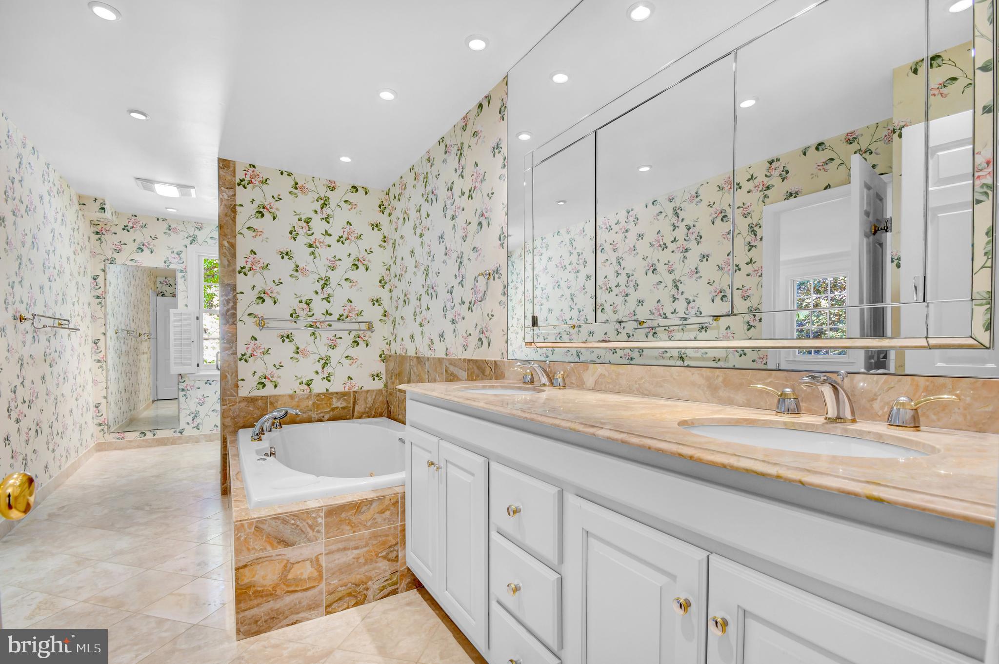 POTOMAC MANOR - Residential