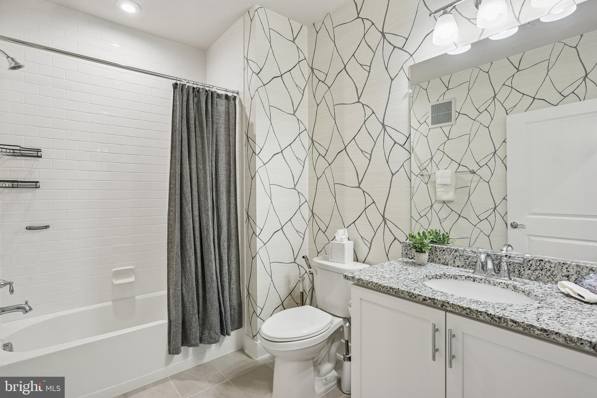 TOWER OAKS - Residential