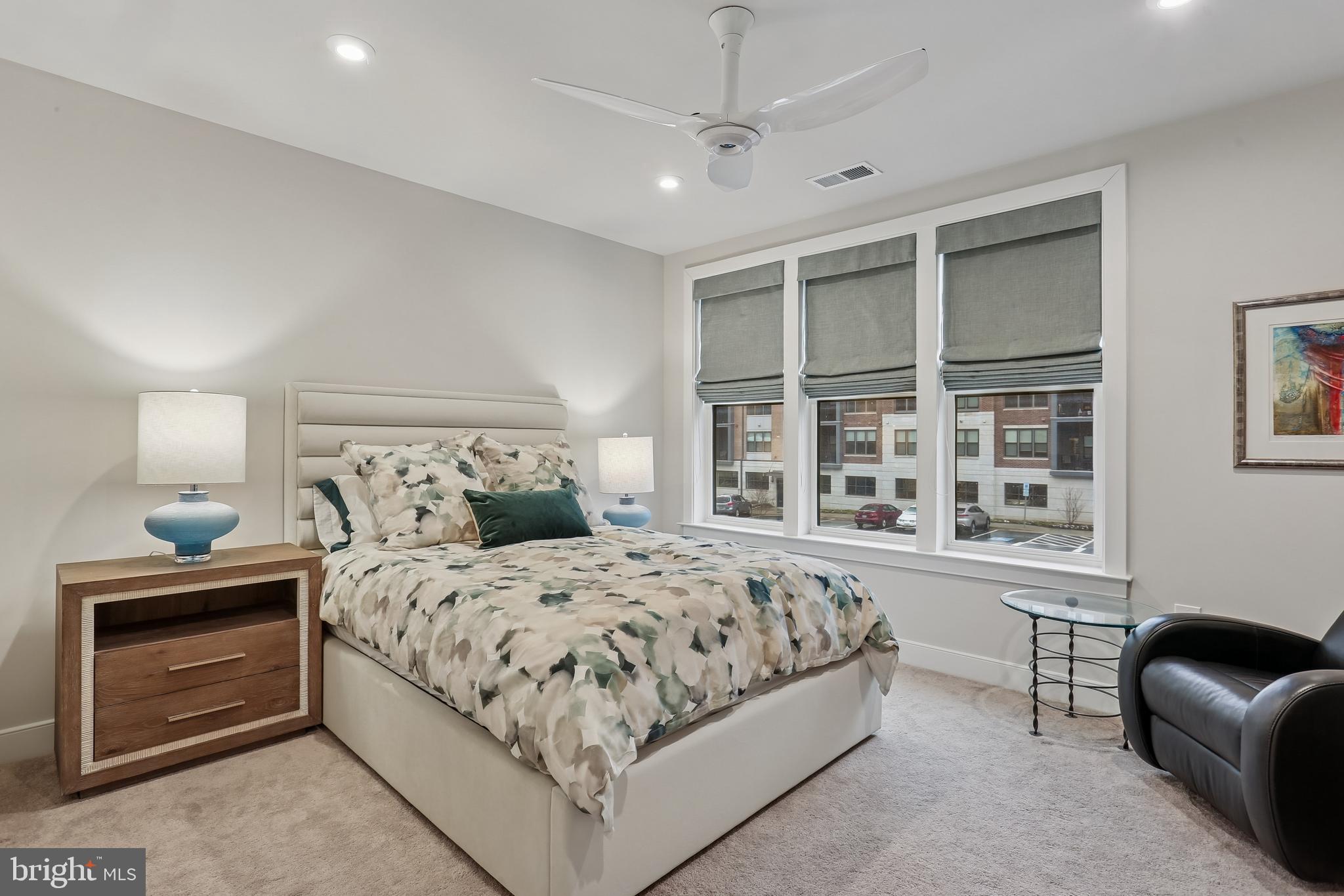 TOWER OAKS - Residential