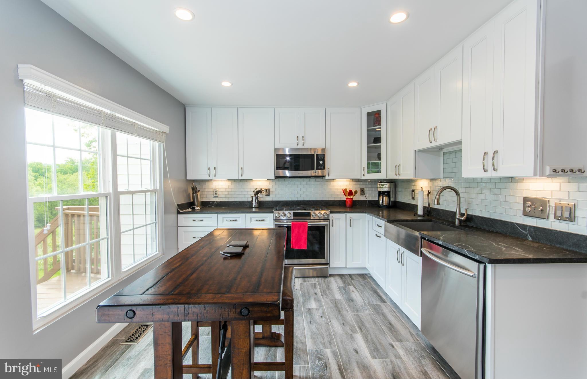 COMPTON VALLEY ESTATES - Residential