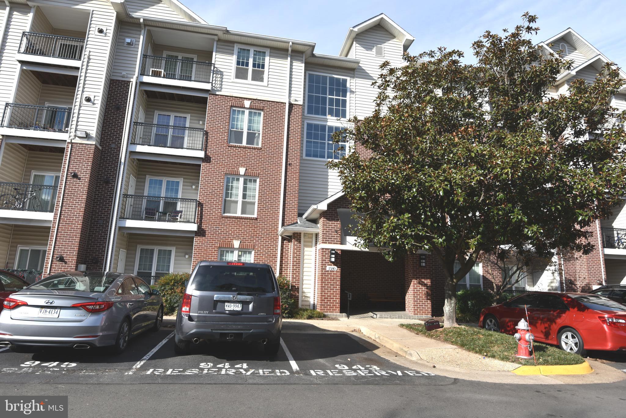 GATES OF MCLEAN - Residential Lease