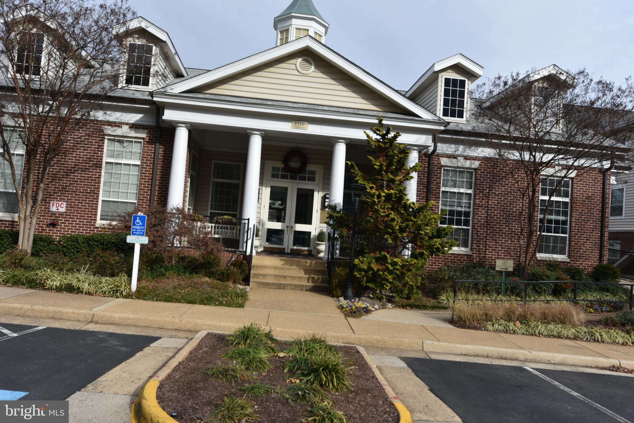 GATES OF MCLEAN - Residential Lease