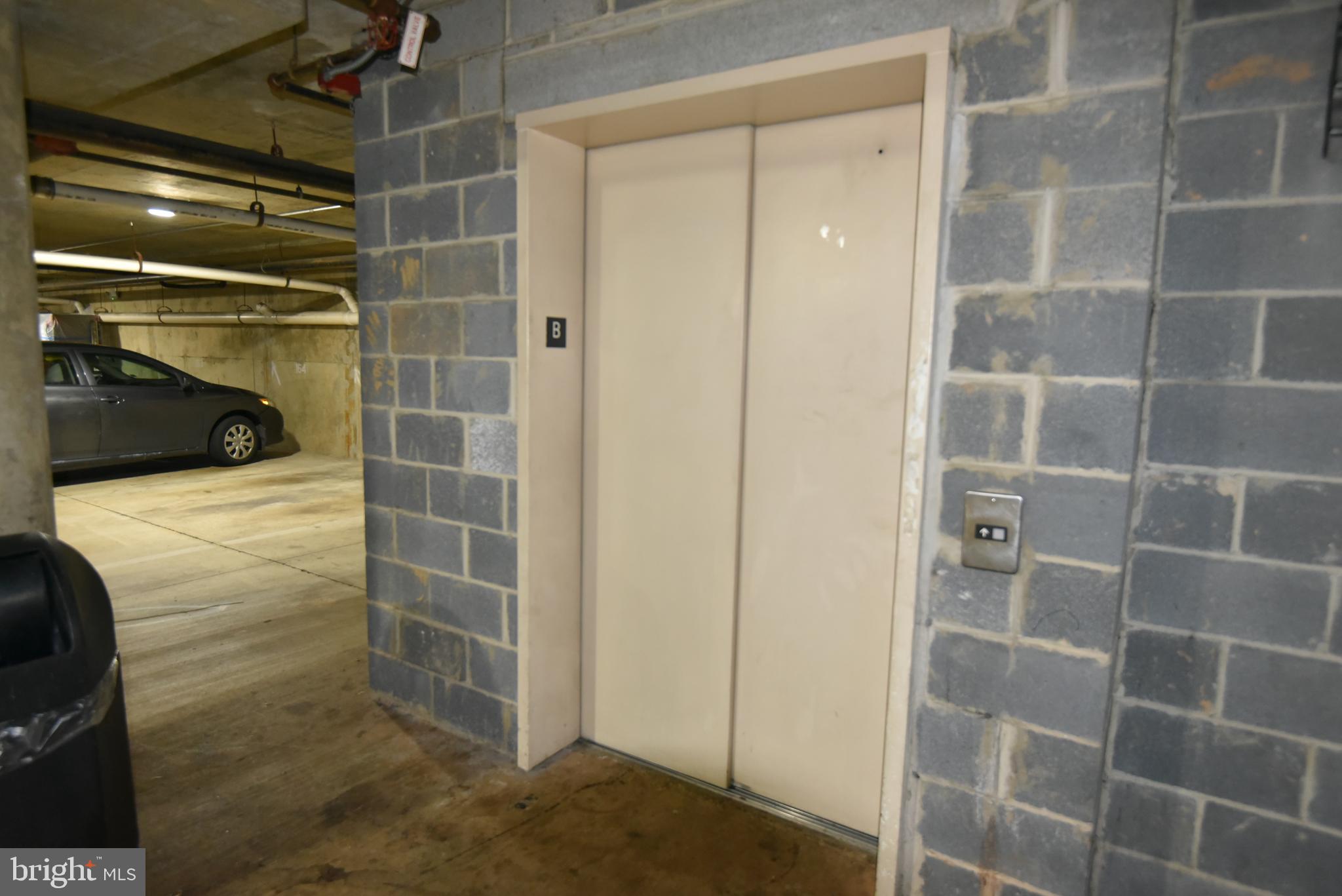 GATES OF MCLEAN - Residential Lease