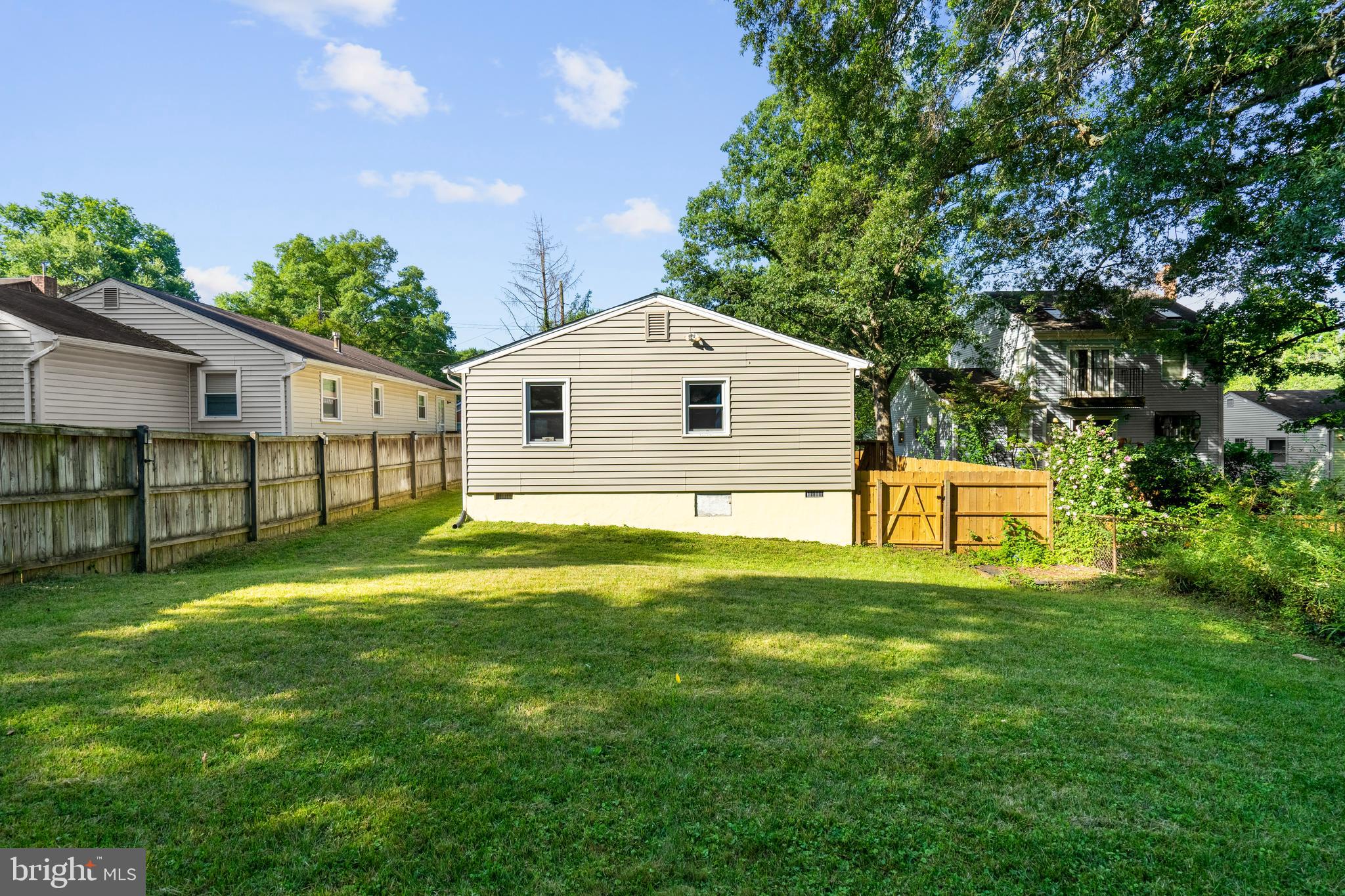 CHARLTON HEIGHTS - Residential