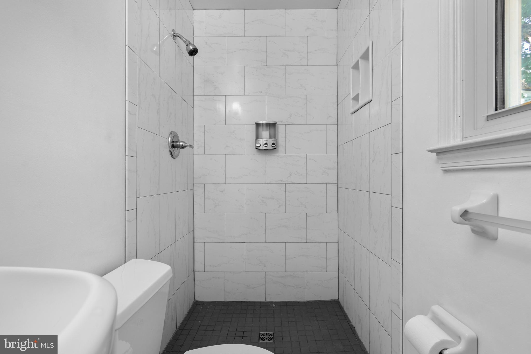 CHARLTON HEIGHTS - Residential