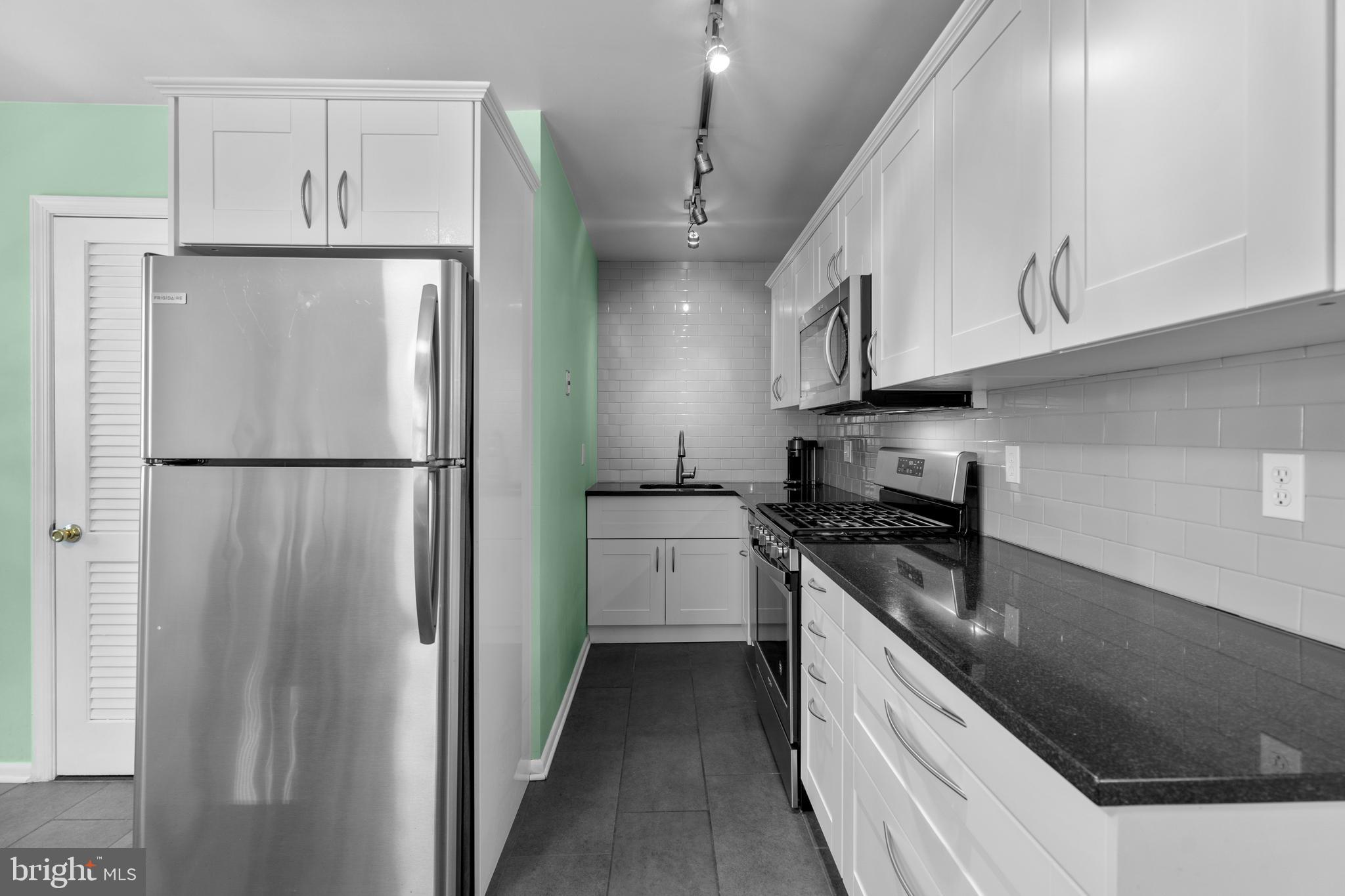 CHARLTON HEIGHTS - Residential