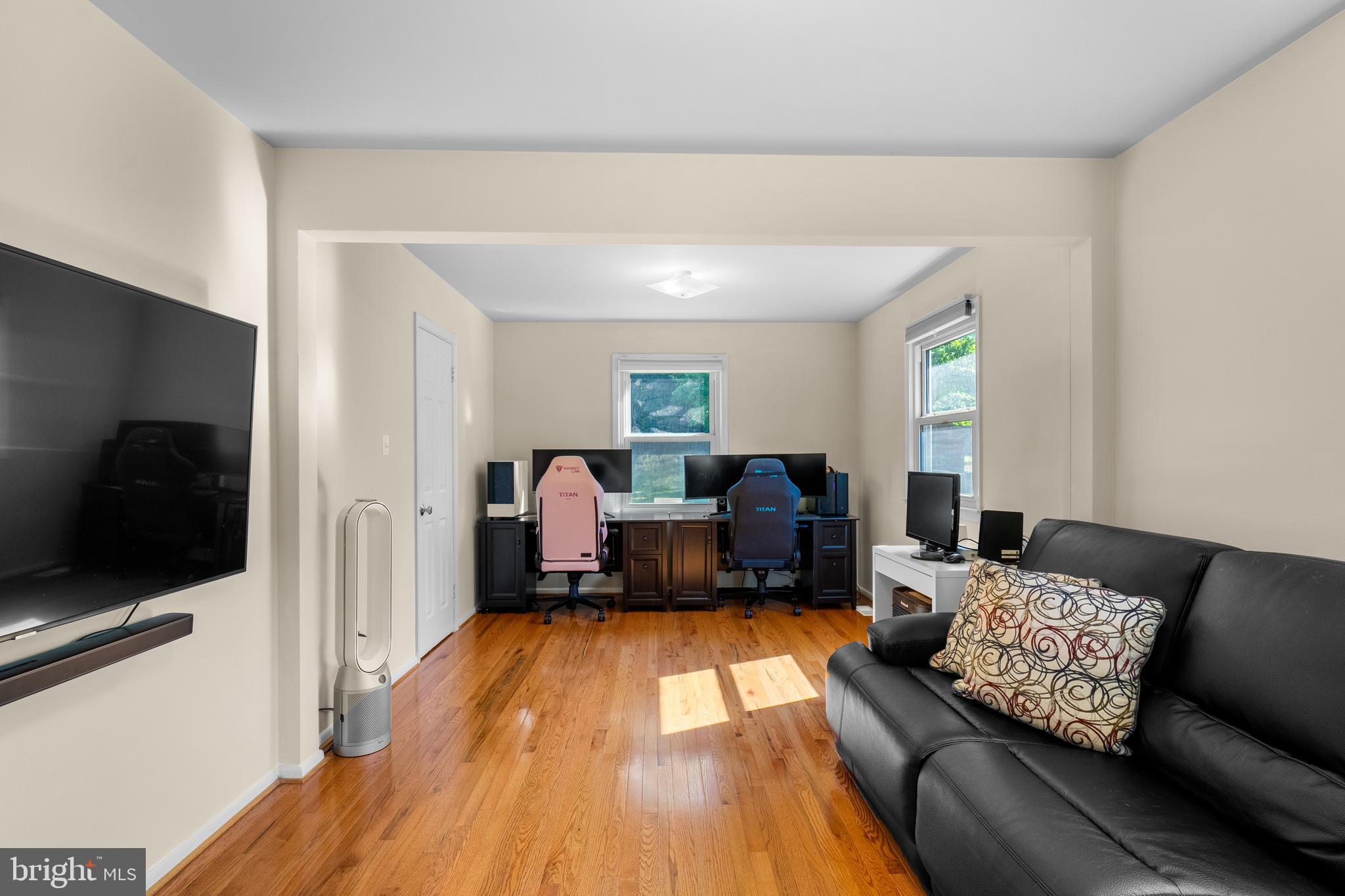 CHARLTON HEIGHTS - Residential