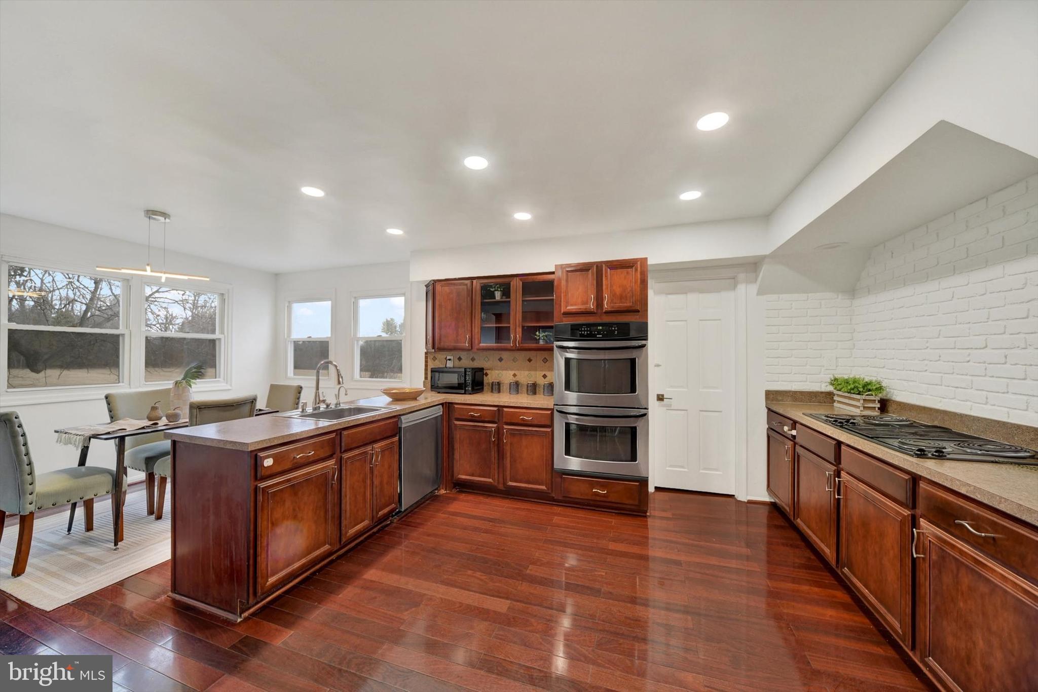 WORTHINGTON RIDGE - Residential