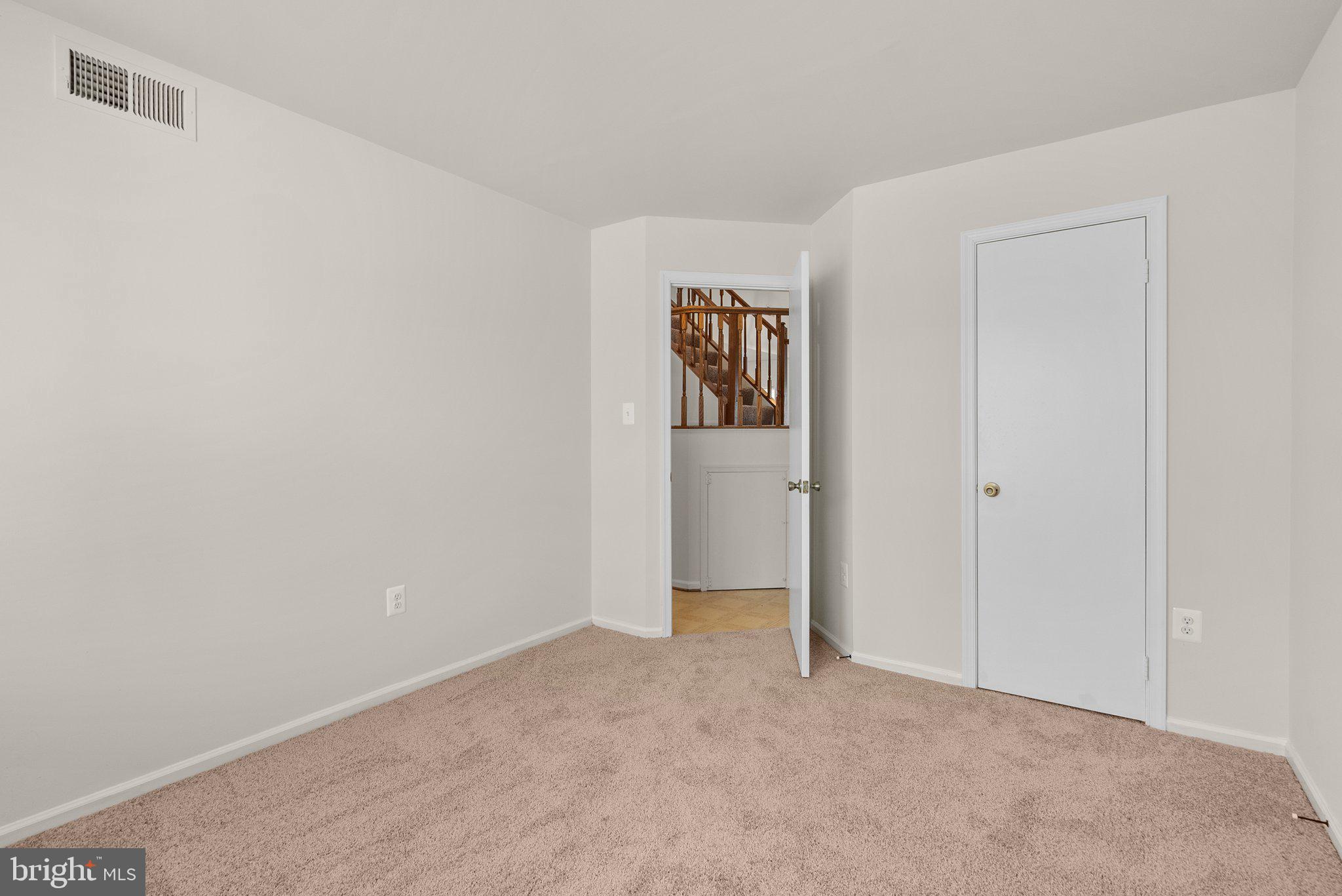 FOX RUN ESTATES - Residential