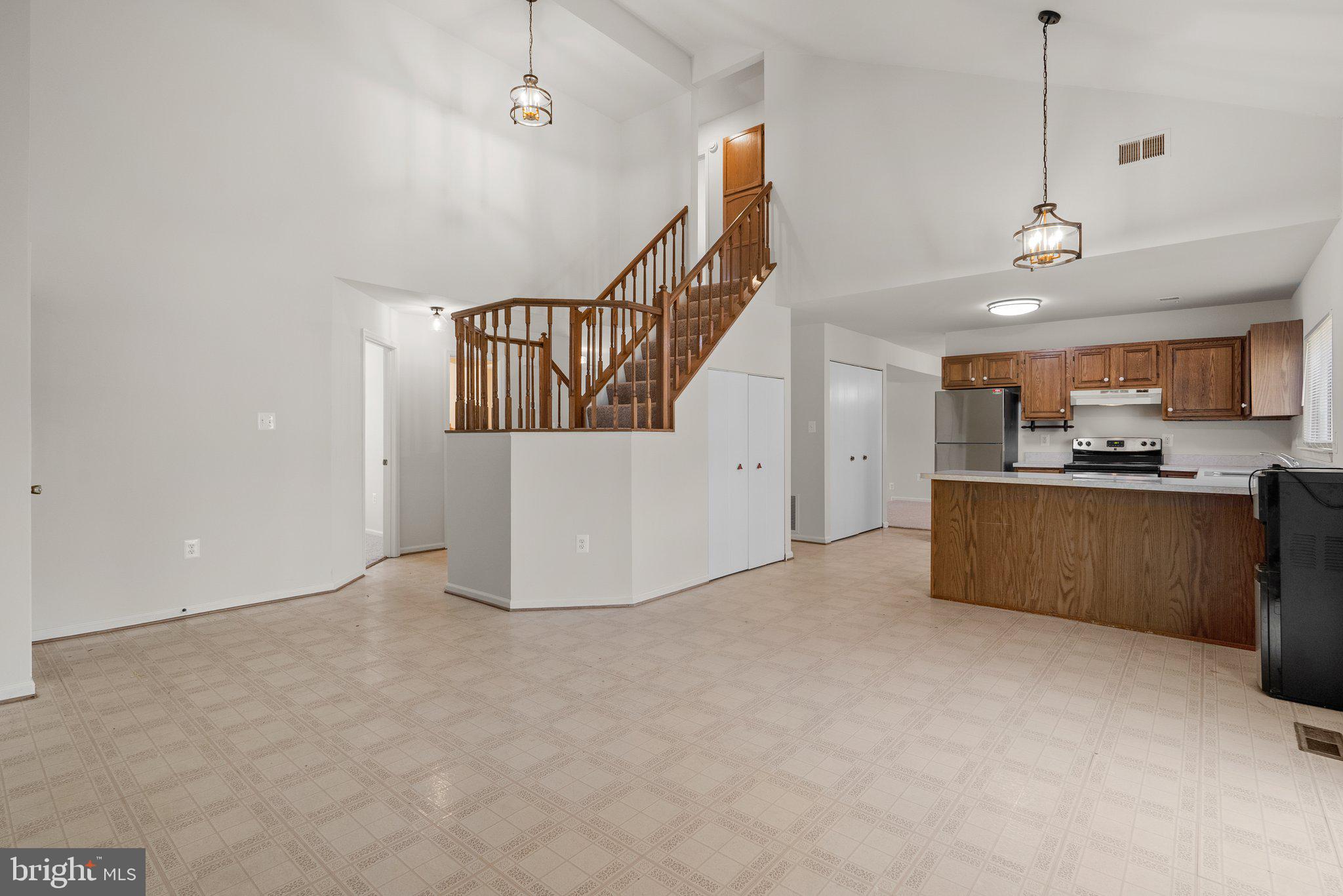 FOX RUN ESTATES - Residential