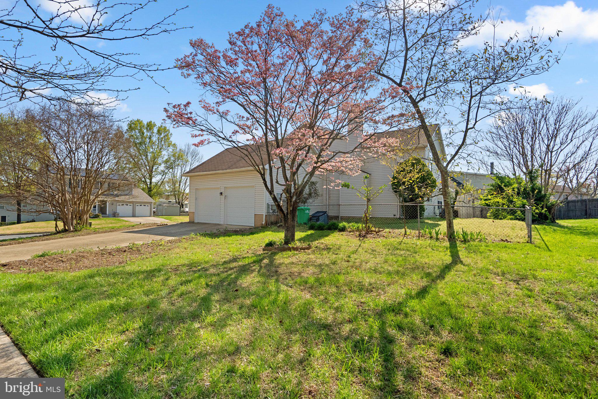 FOX RUN ESTATES - Residential